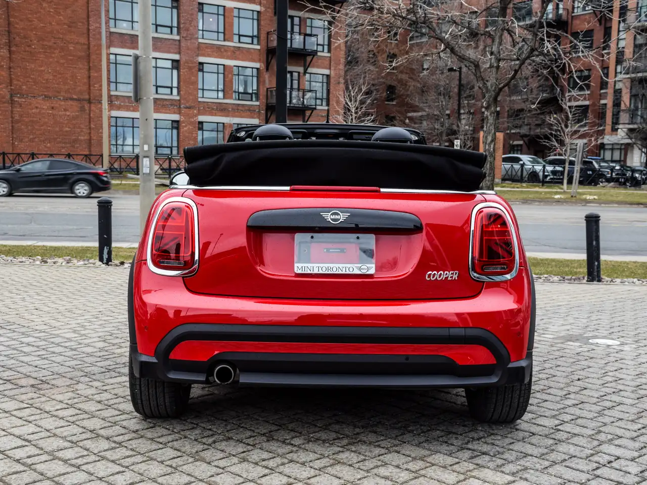 MINI Convertible снимка MINI Convertible