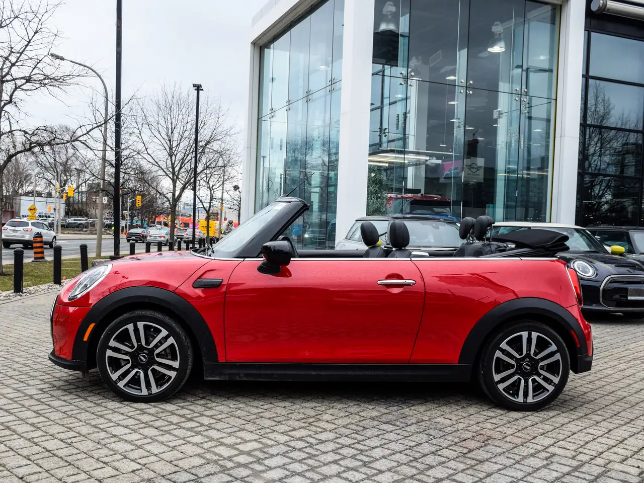 MINI Convertible снимка MINI Convertible