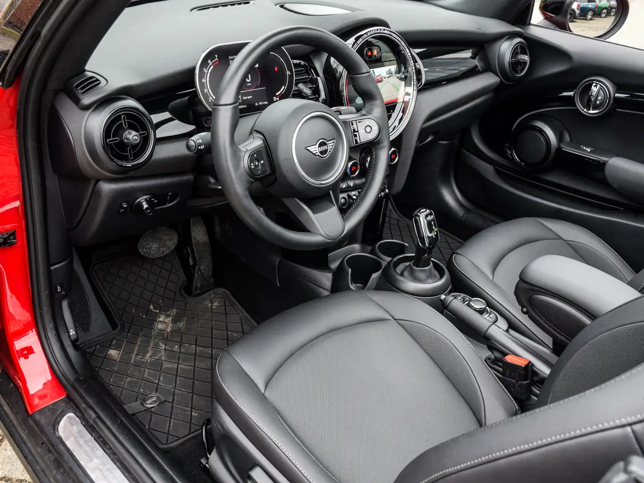 MINI Convertible снимка MINI Convertible