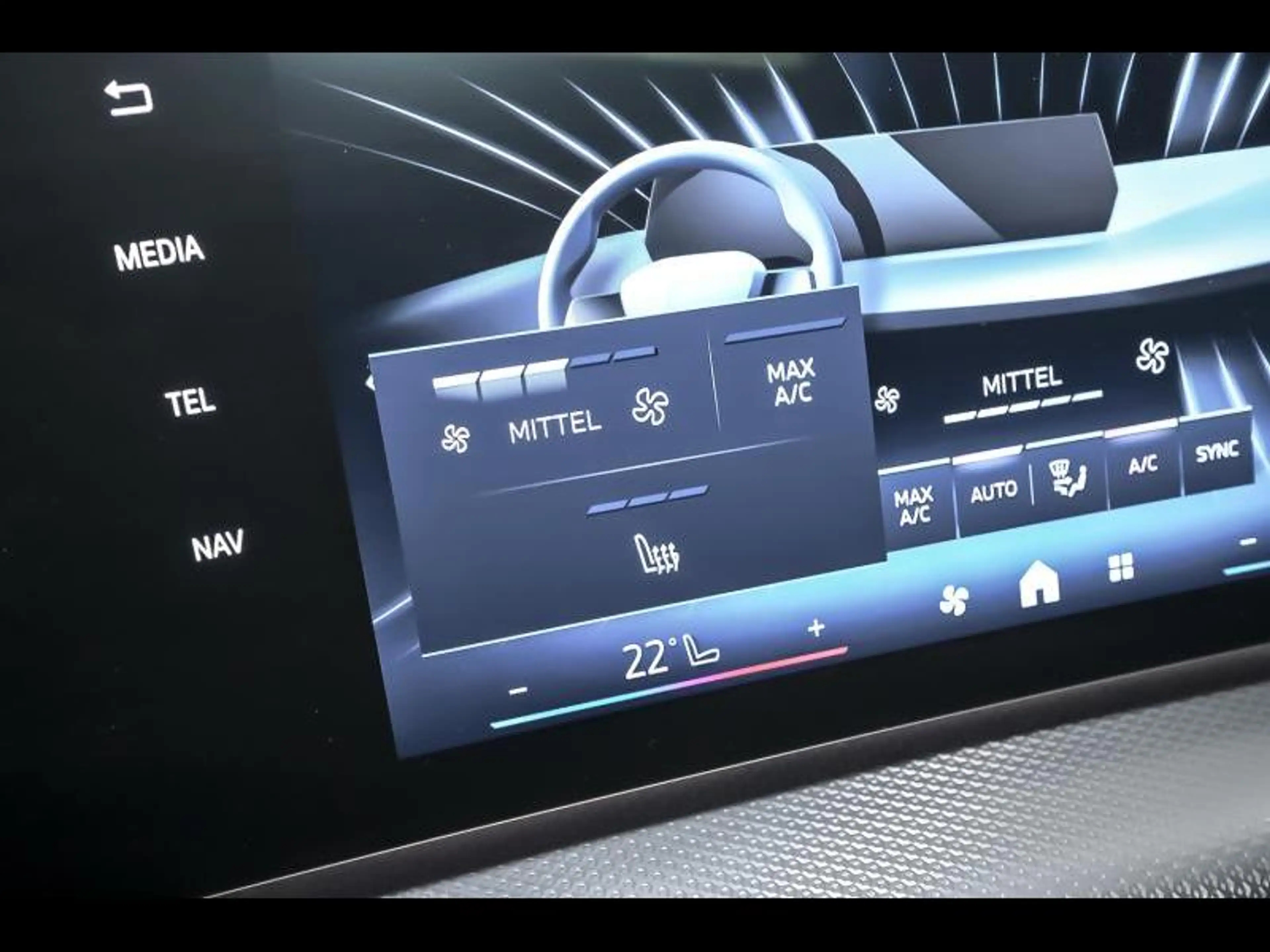 BMW iX2 eDrive20 - M Pack — photo 13