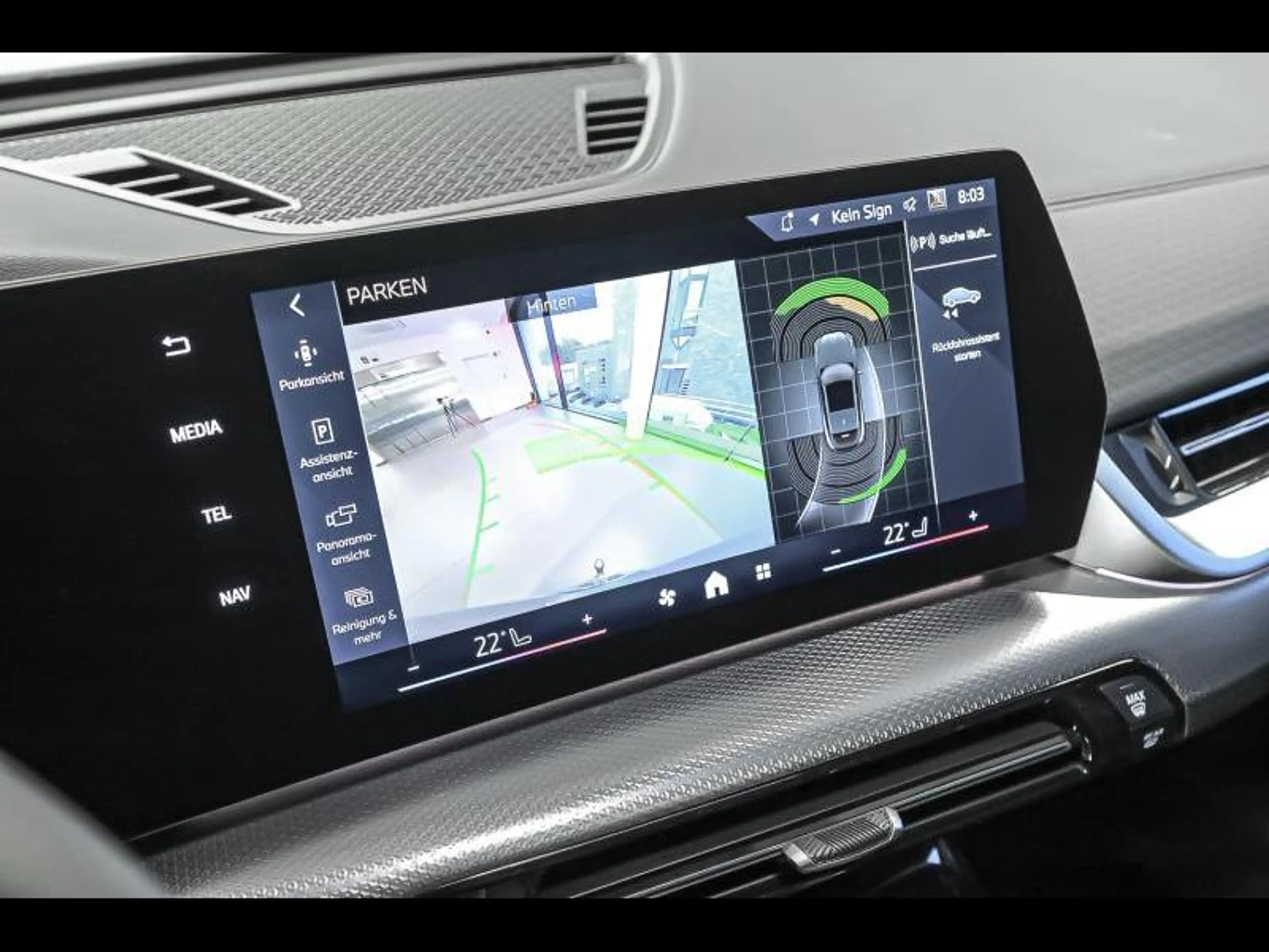 BMW iX2 eDrive20 - M Pack — photo 15
