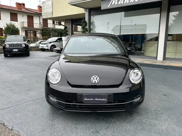 Volkswagen Beetle view 2