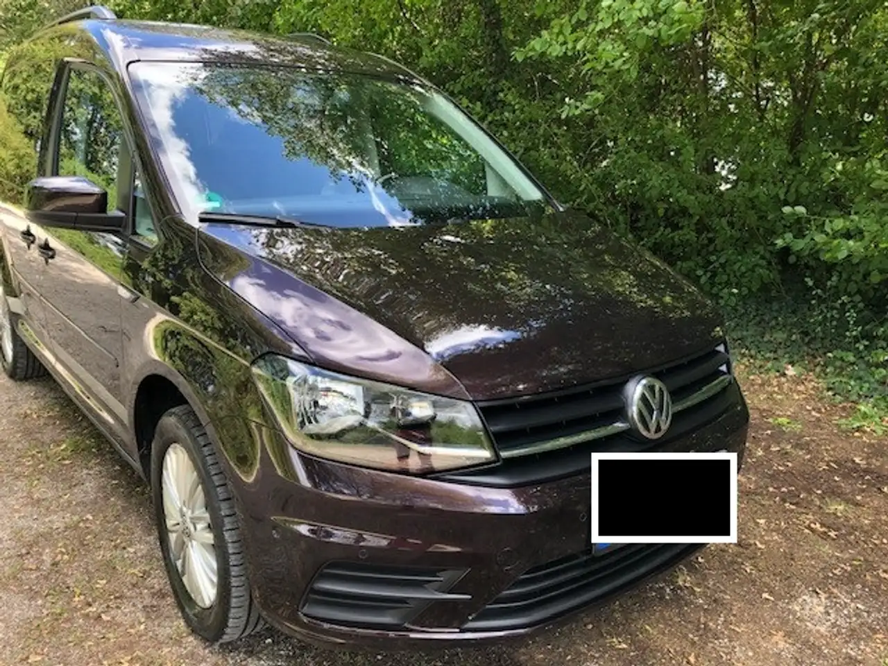 Volkswagen Caddy Beach 2.0 TDI DSG — photo 1 of 11