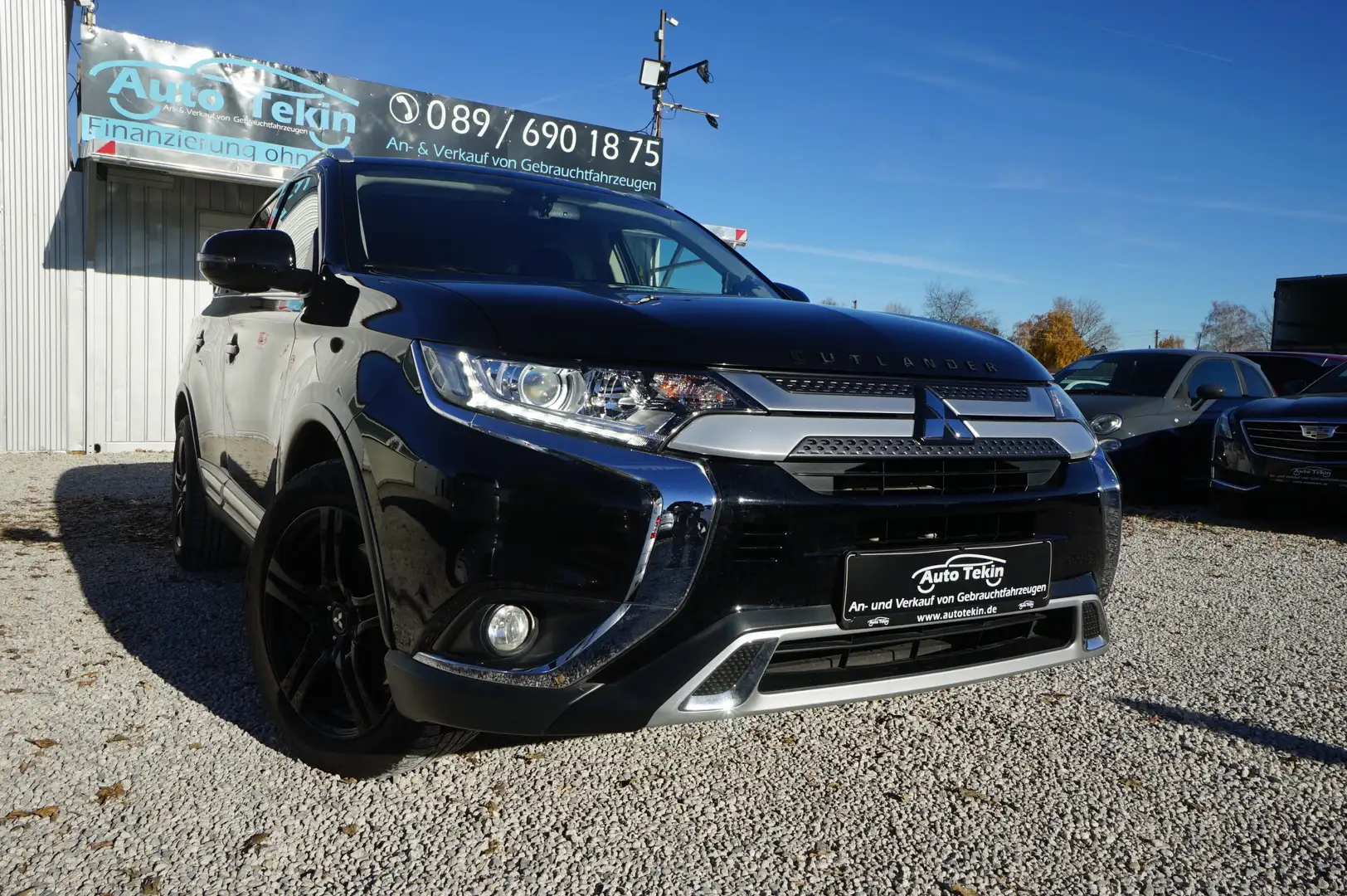 Mitsubishi Outlander 2.0 Diamant Edition+ 2WD CVT-Automatik Schwarz - 1