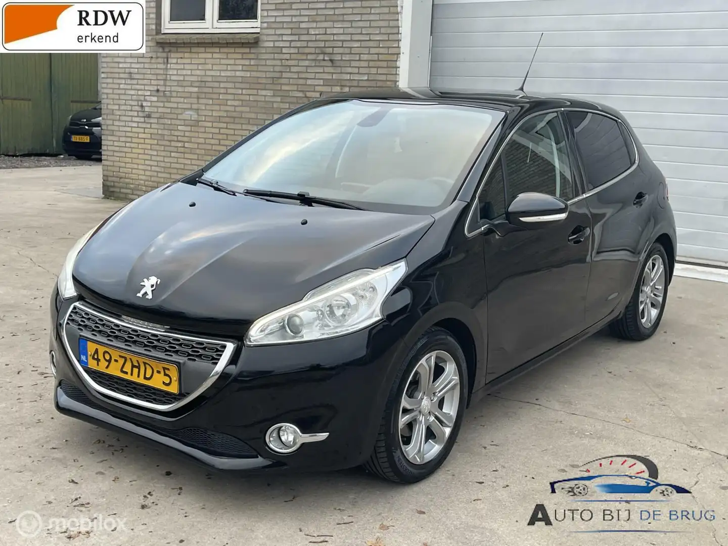 Peugeot 208 1.2 VTi Allure Noir - 1