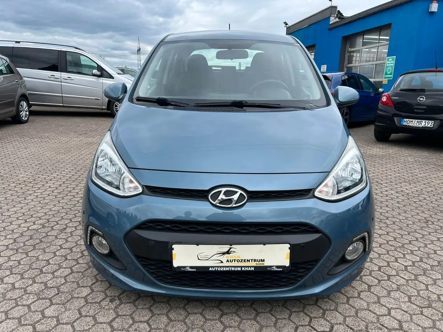Hyundai i10 FIFA World Cup Edition PDC/SHZ/LRHZ Blau - 2