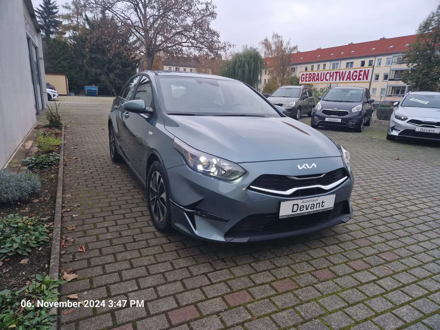 Kia Ceed / cee'd 1,5T-GDi 7 DCT Spin Grau - 2