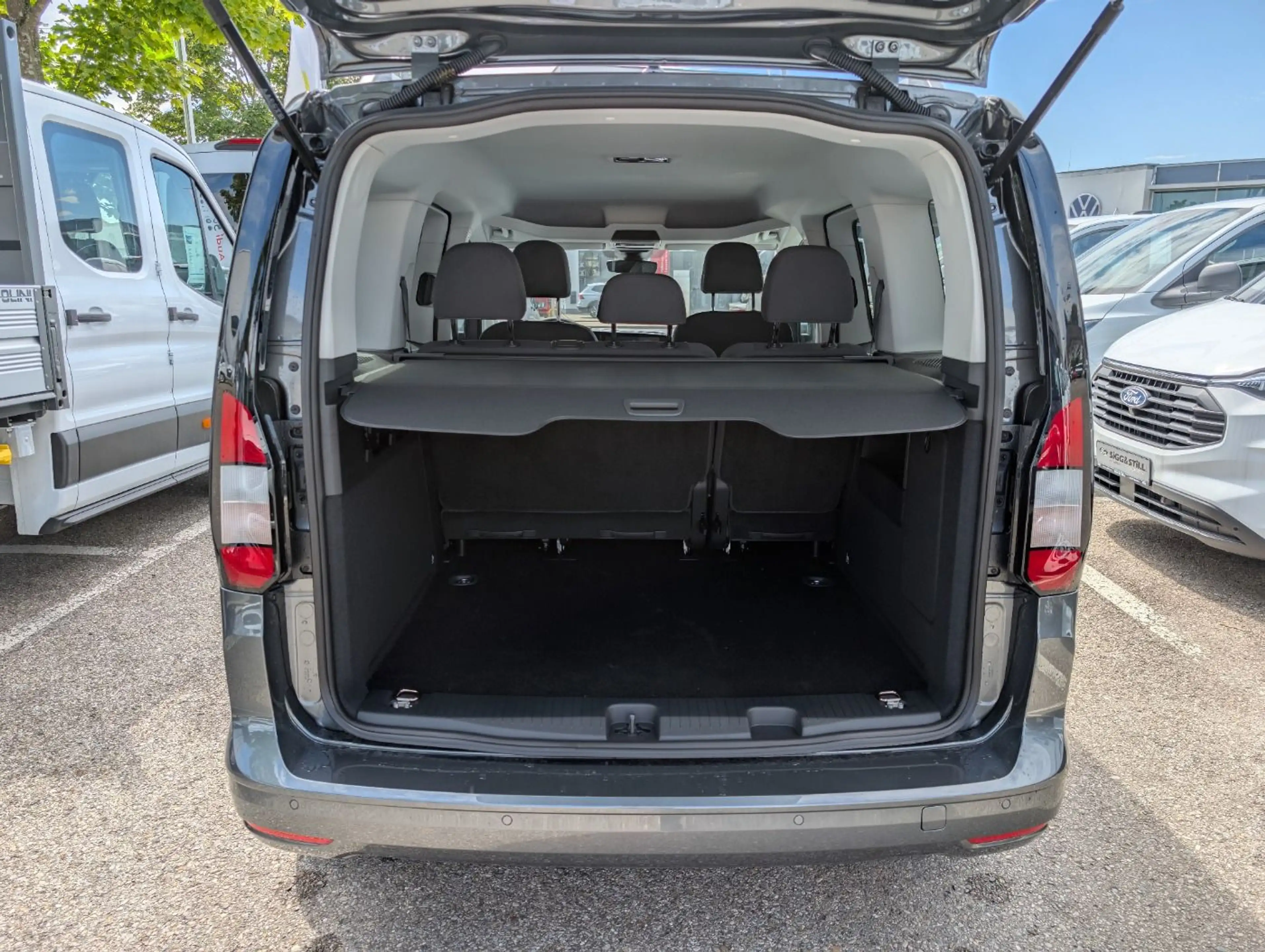 Ford Tourneo Connect Titanium L1 iACC*NAVI*TWA*CAM*PDC — photo 9