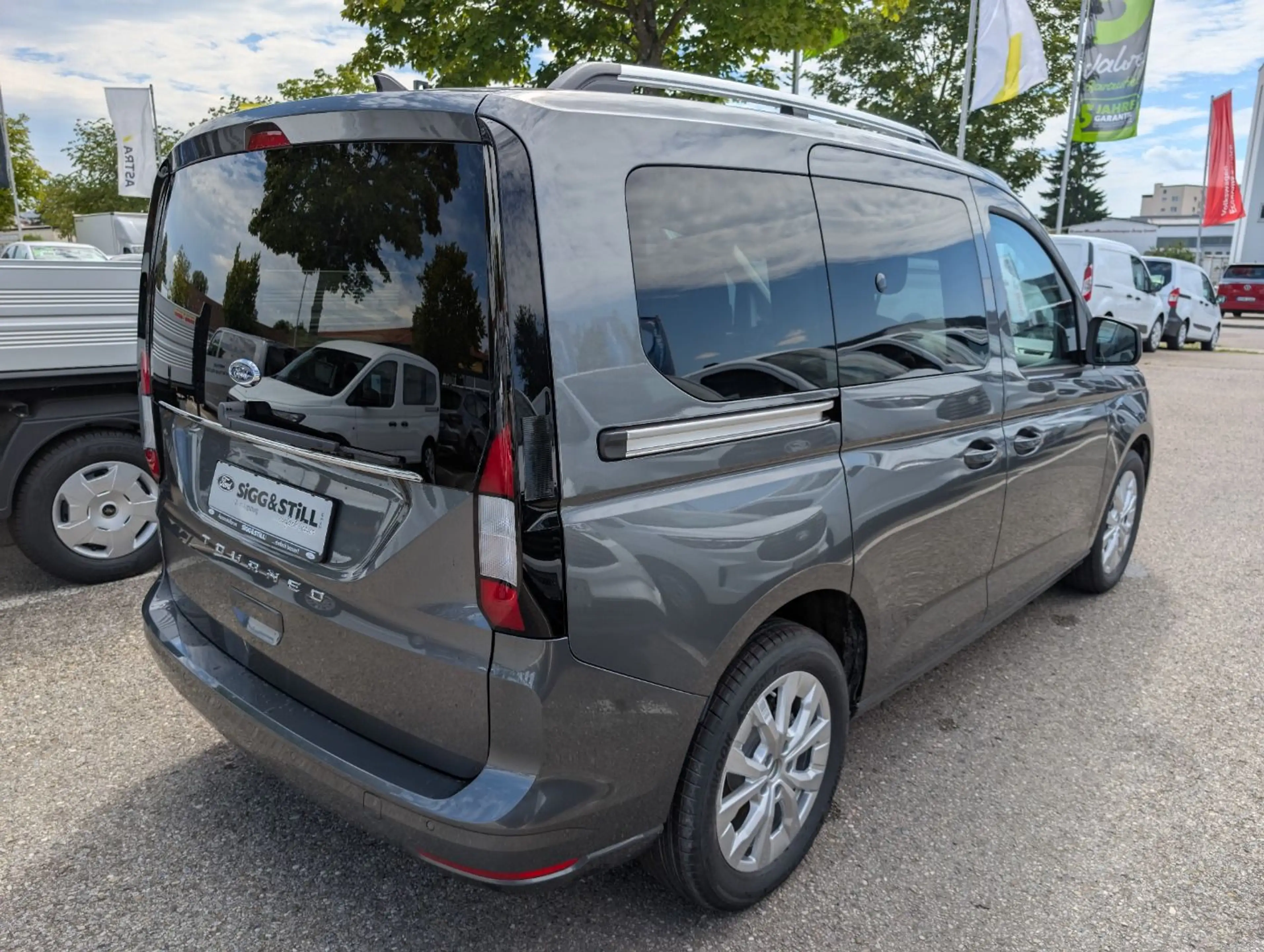 Ford Tourneo Connect Titanium L1 iACC*NAVI*TWA*CAM*PDC — photo 4