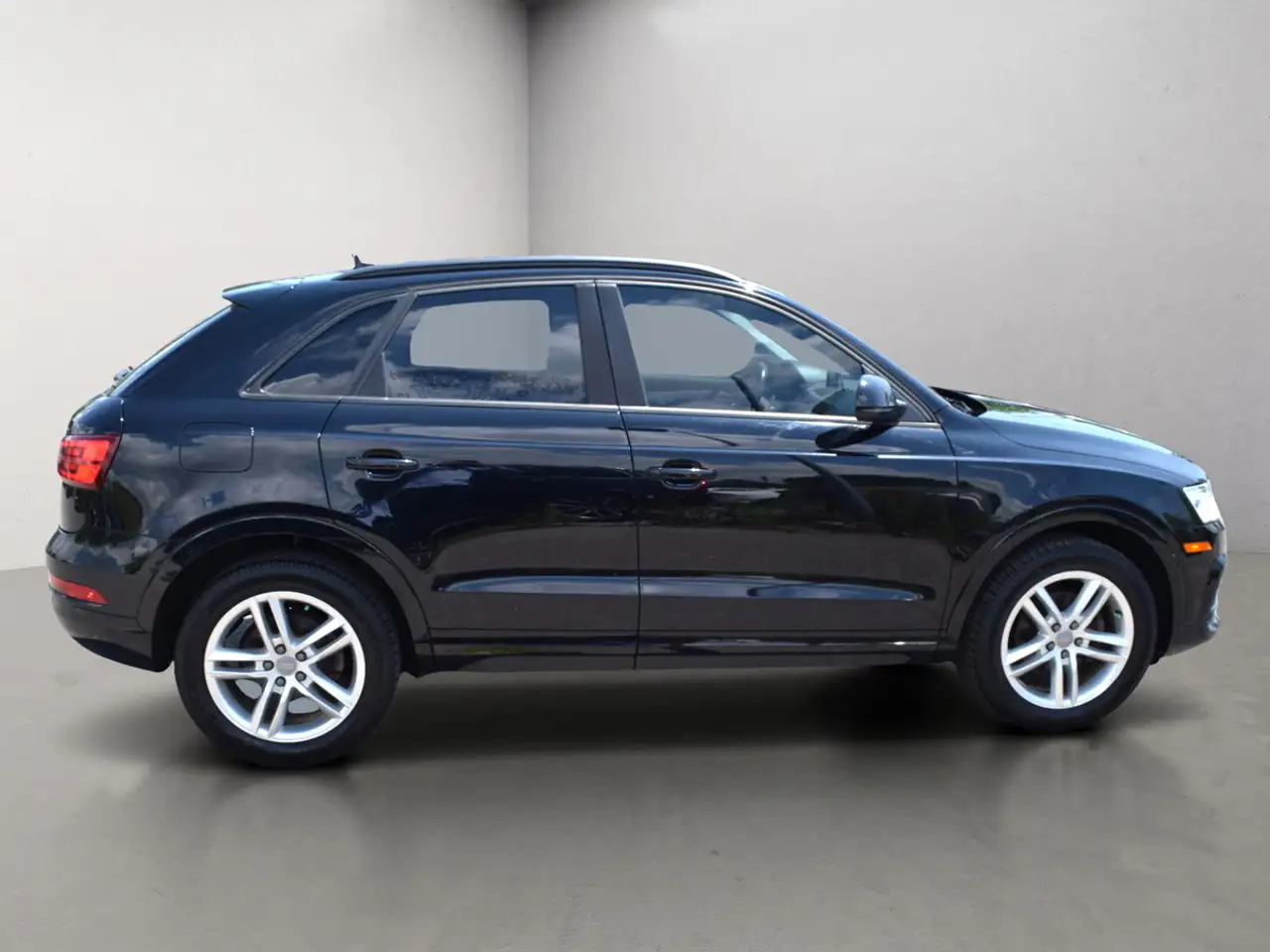 Audi Q3 photo Audi Q3