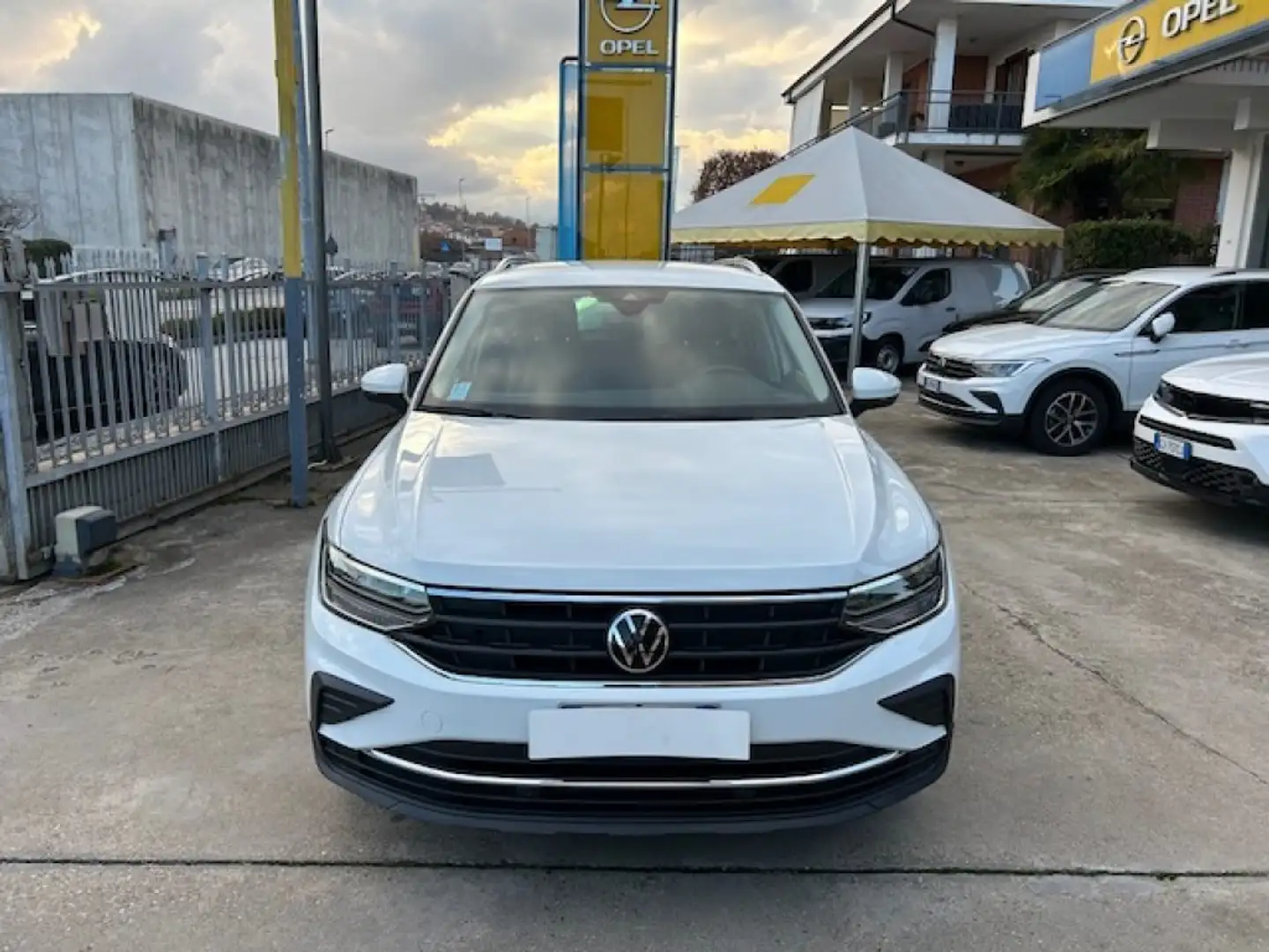 Volkswagen Tiguan 1.5 TSI ACT Life UNICO PROPRIETARIO Bianco - 1