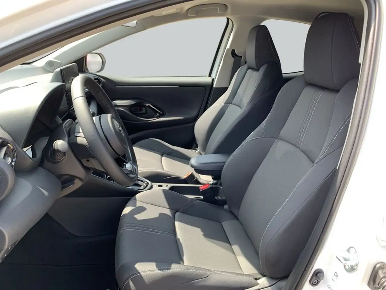 Toyota Yaris 2026 — фото 10