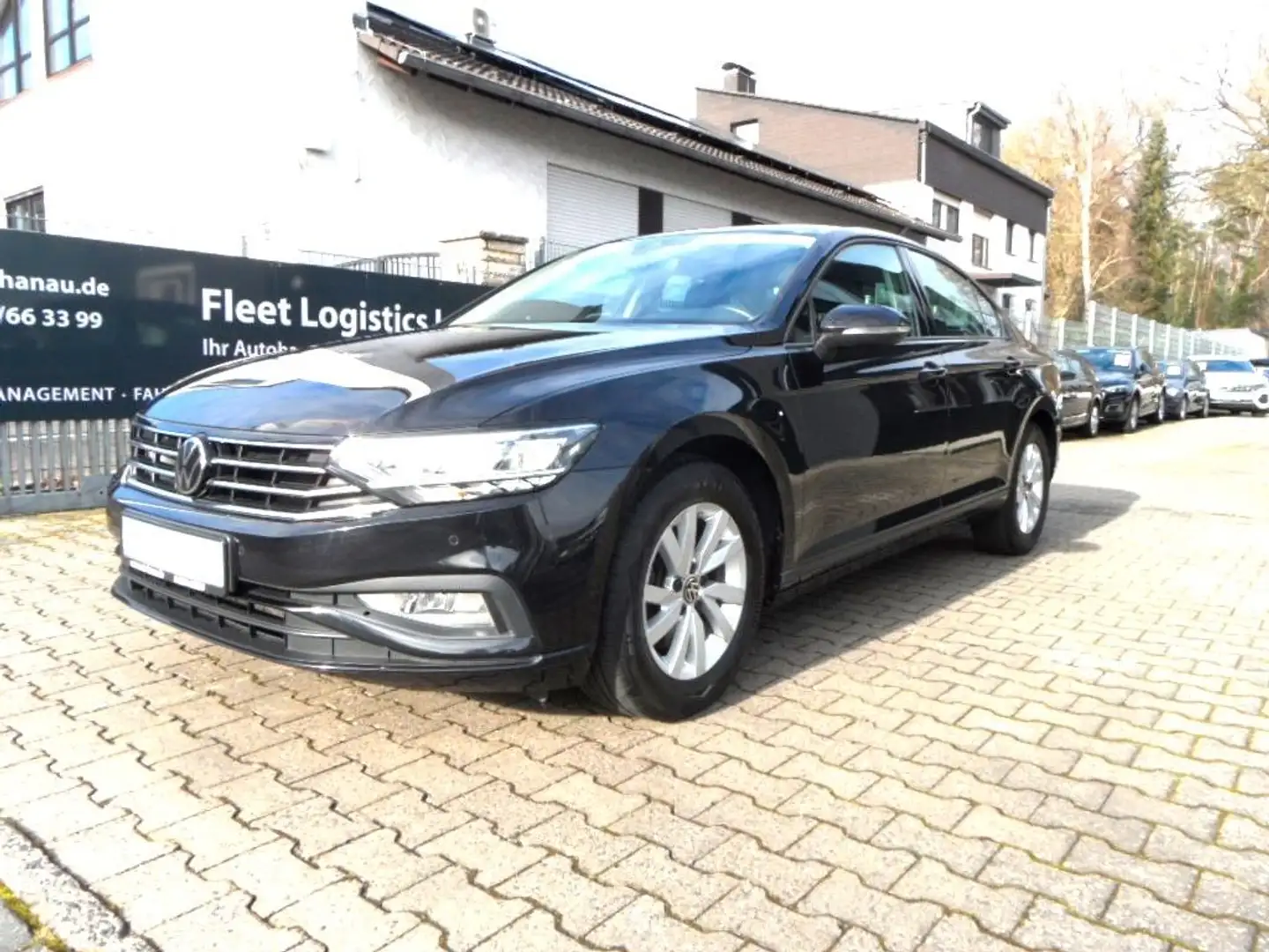 Volkswagen Passat 2.0 TDI SCR DSG Nav/PDC/KLIM Schwarz - 1