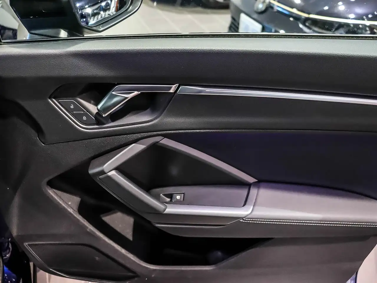 Audi Q3 снимка Audi Q3