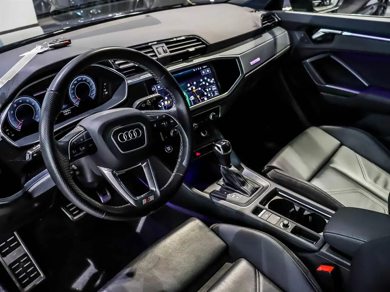 Audi Q3 снимка Audi Q3