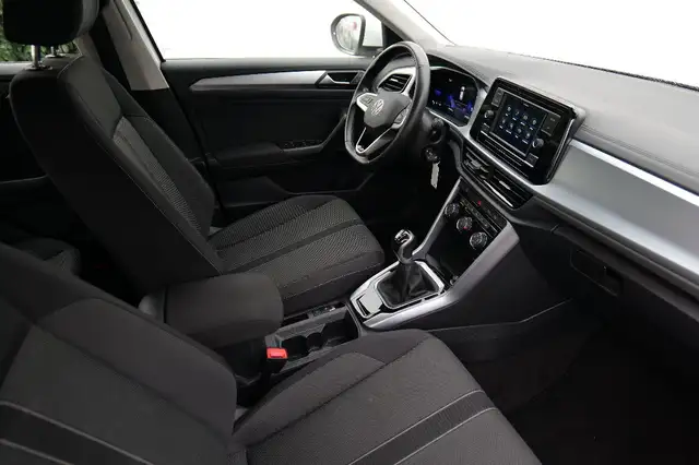 Volkswagen T-Roc view 2