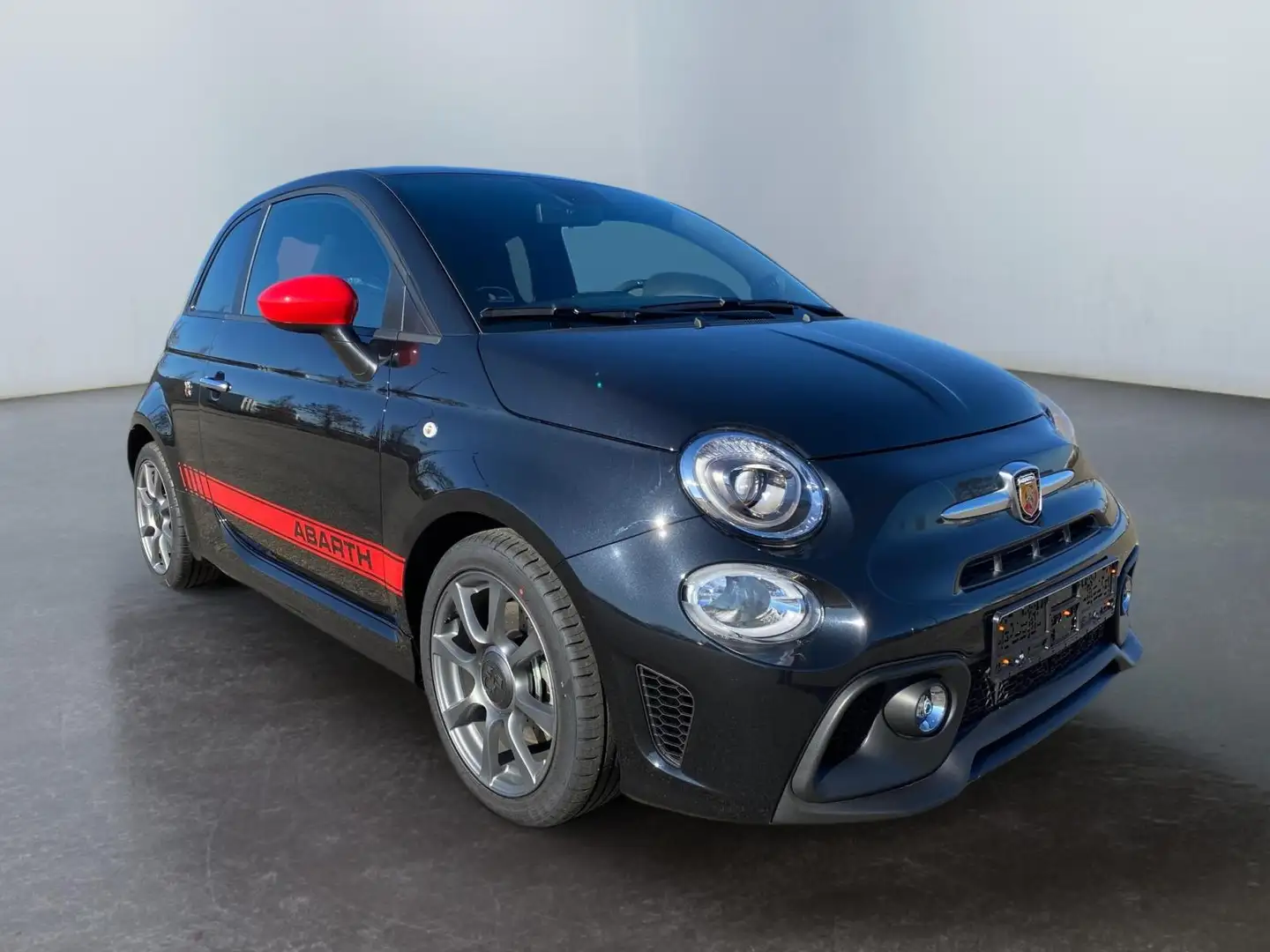 Abarth 595 165 Klima DAB NAVI-MirrorLink LMF NSW Priv 1.4 ... Чёрный - 1