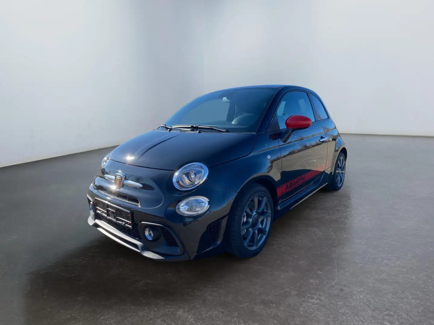 Abarth 595 165 Klima DAB NAVI-MirrorLink LMF NSW Priv 1.4 ... Чёрный - 2