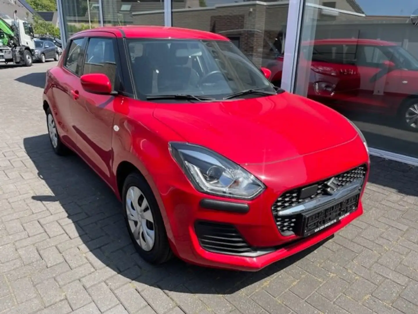 Suzuki Swift 1.2i SHVS GL 12V Rouge - 1