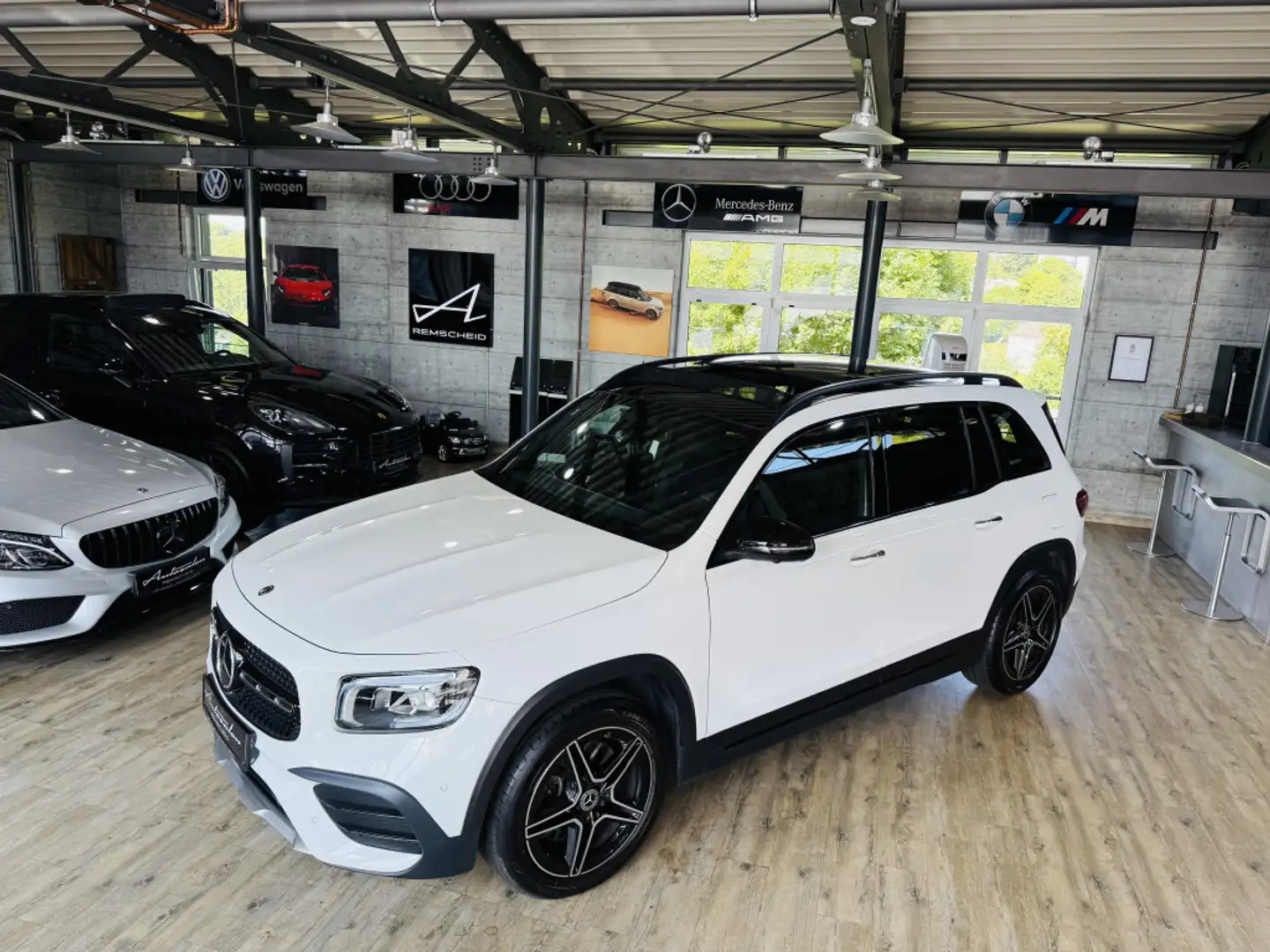 Mercedes-Benz GLB 250 4Matic AMG Line*PANO*360°KAM*LED*BURMEST White - 2