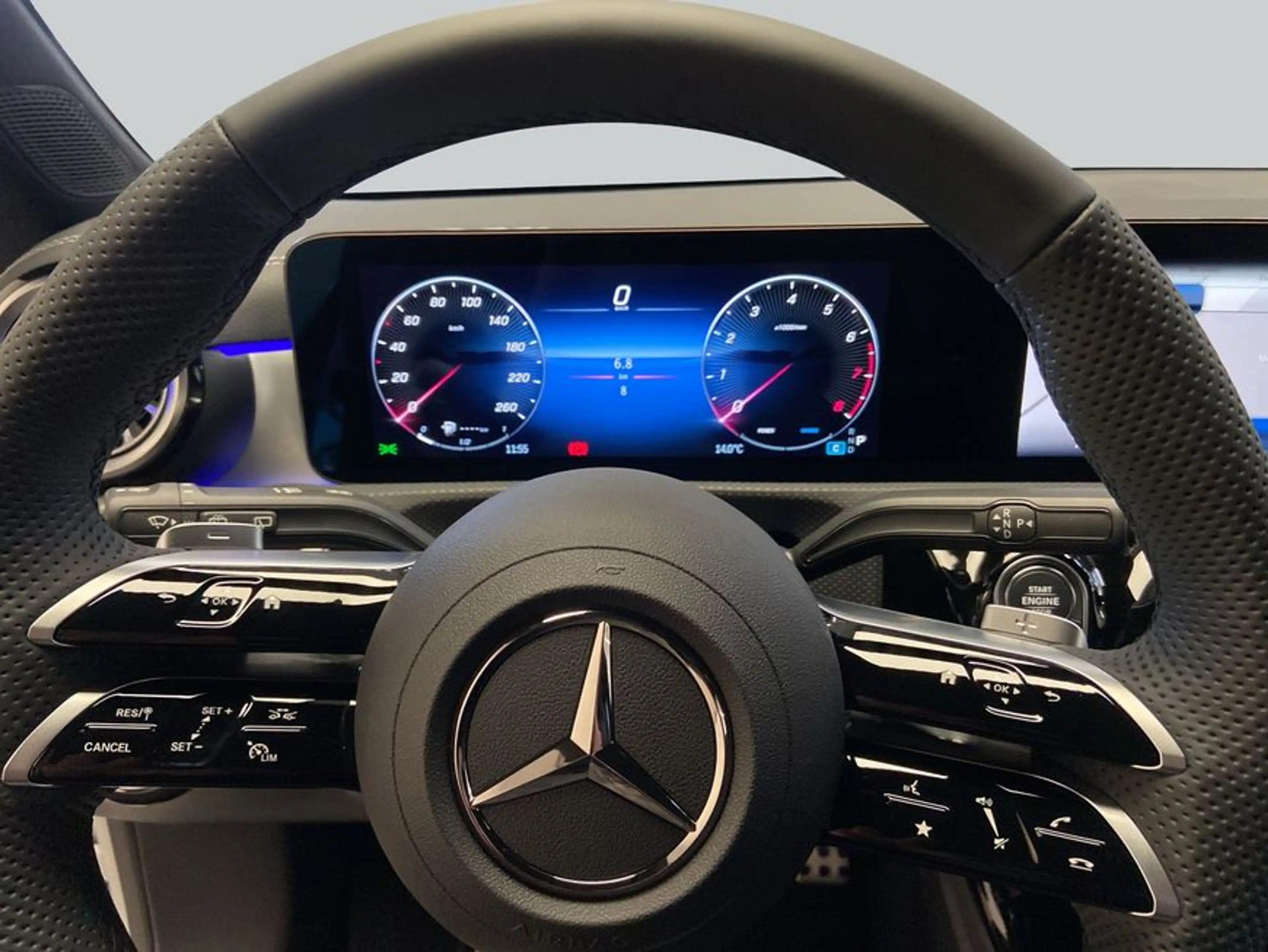 Mercedes-Benz CLA 180 CLA — photo 13