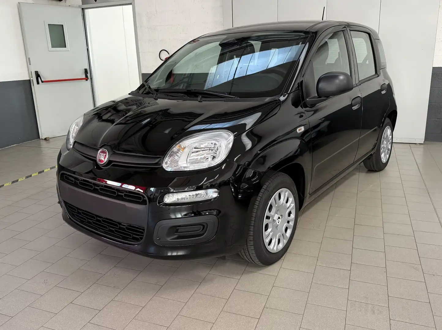 Fiat Panda Panda 1.0 FireFly S&S Hybrid Neopatentati Nero - 2