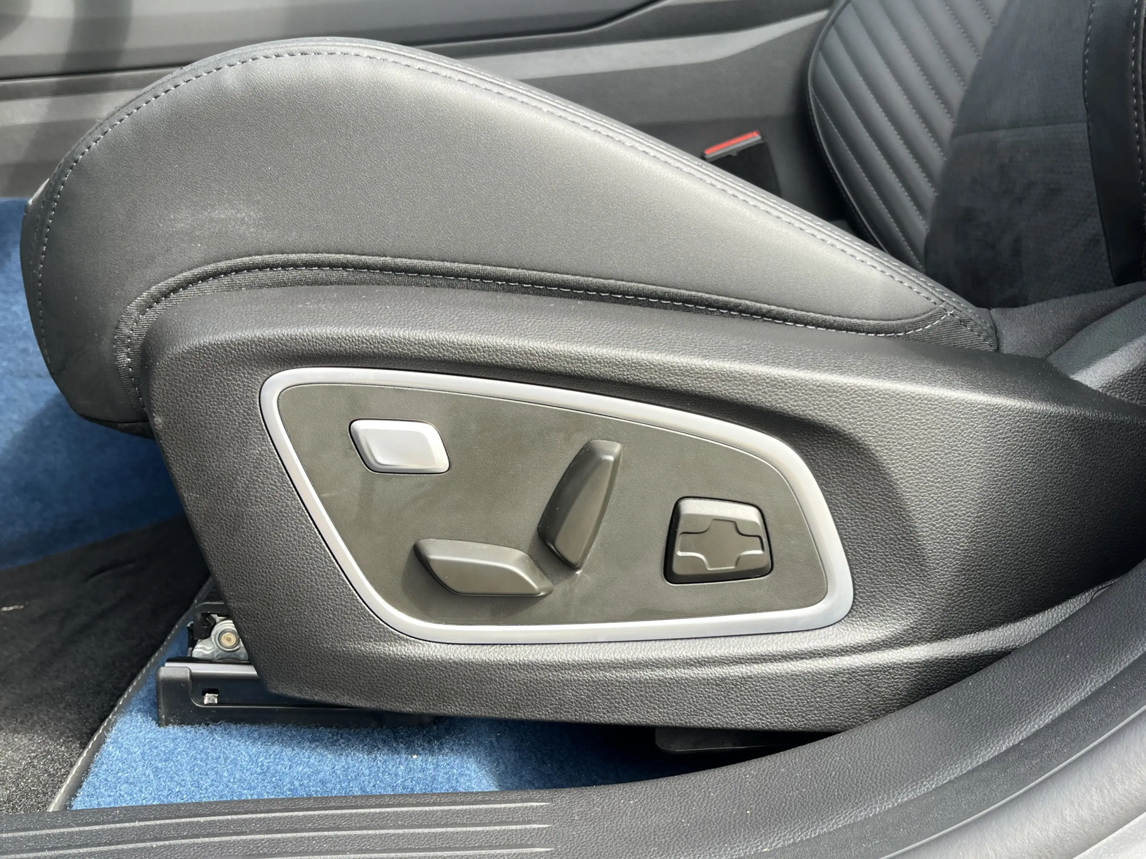 Renault Rafale 1.2 E-Tech 4x4 plug-in hybrid 300PK atelier Alpine — photo 13