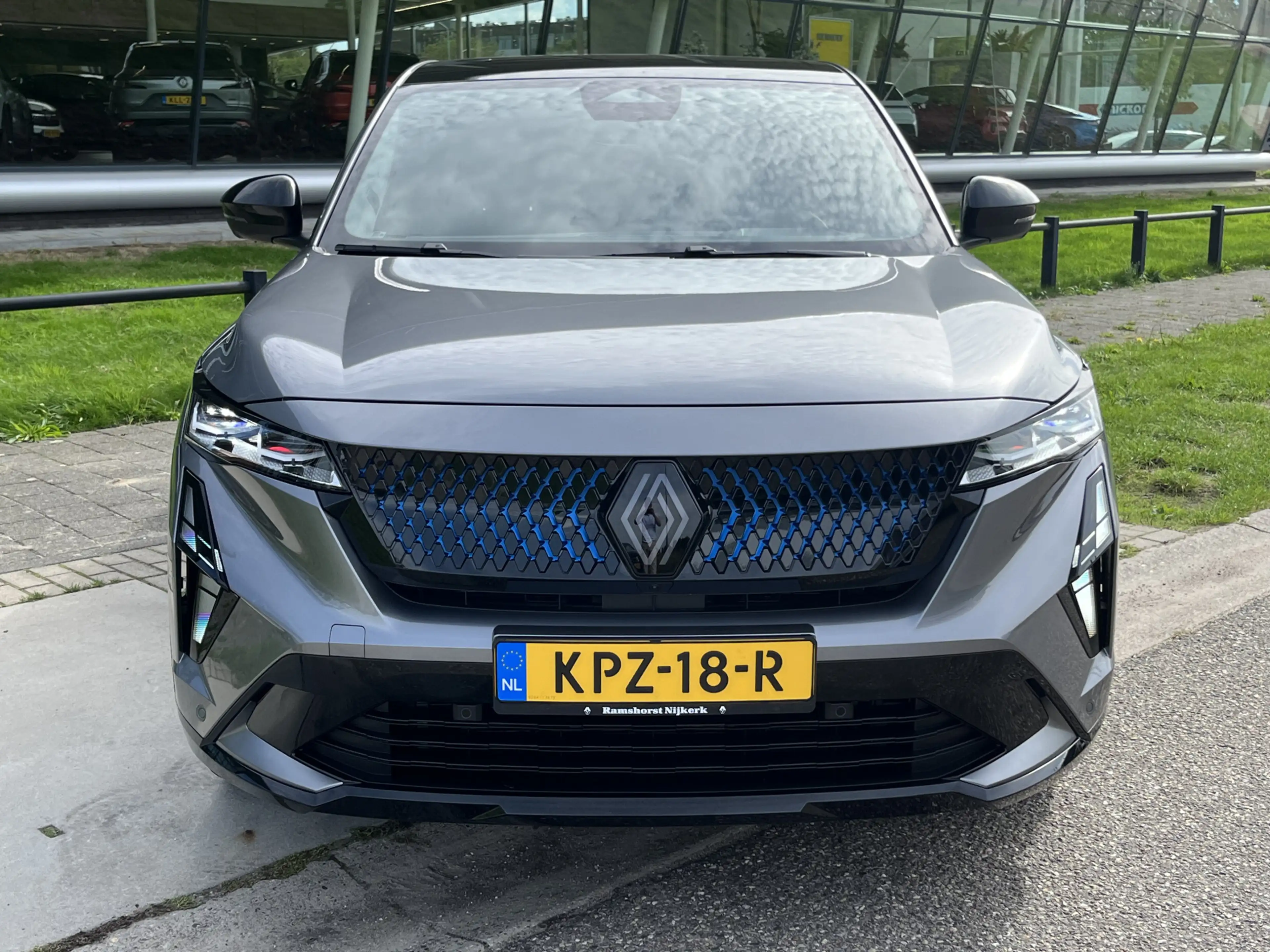 Renault Rafale 1.2 E-Tech 4x4 plug-in hybrid 300PK atelier Alpine — photo 10