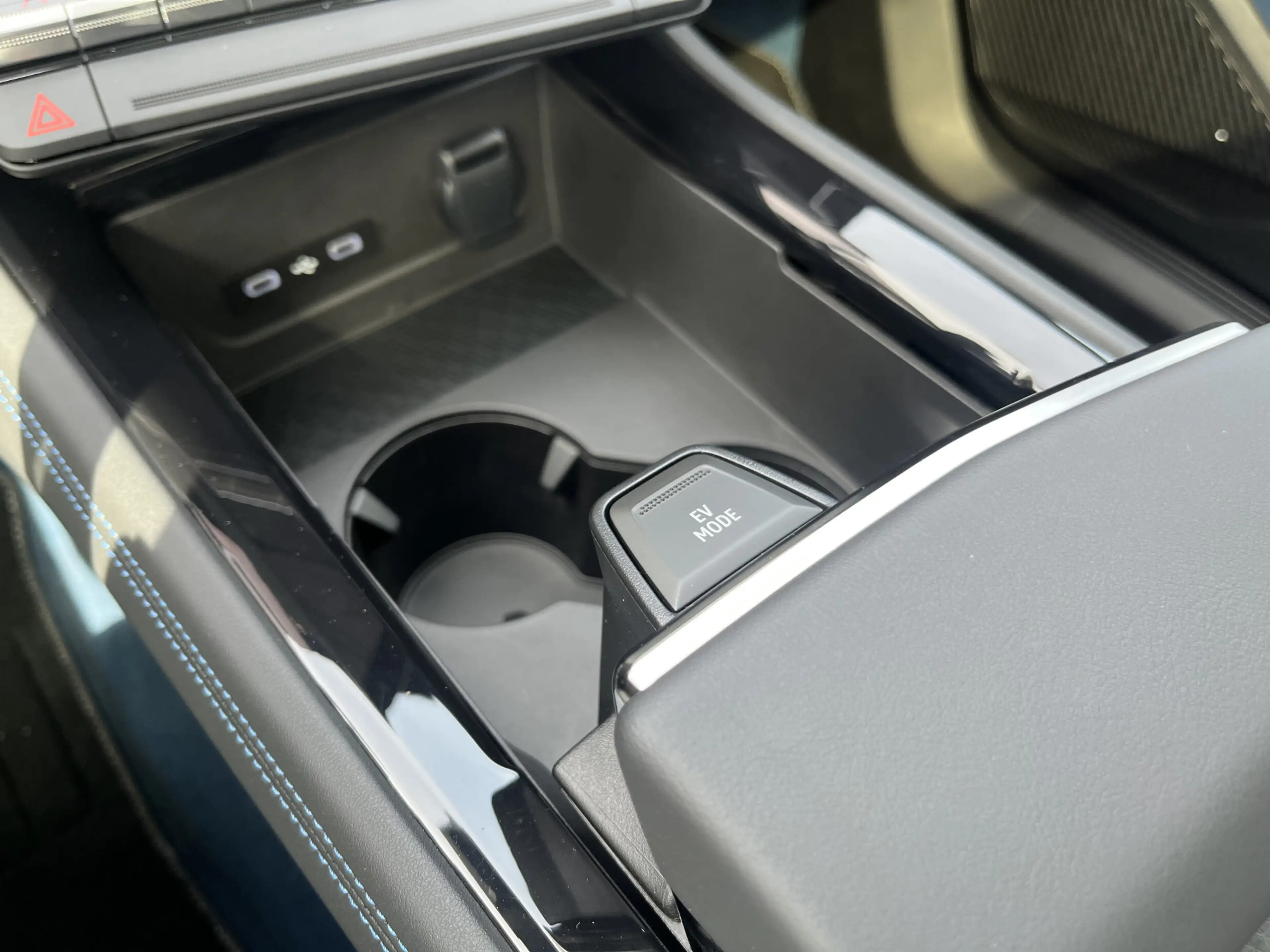 Renault Rafale 1.2 E-Tech 4x4 plug-in hybrid 300PK atelier Alpine — photo 28