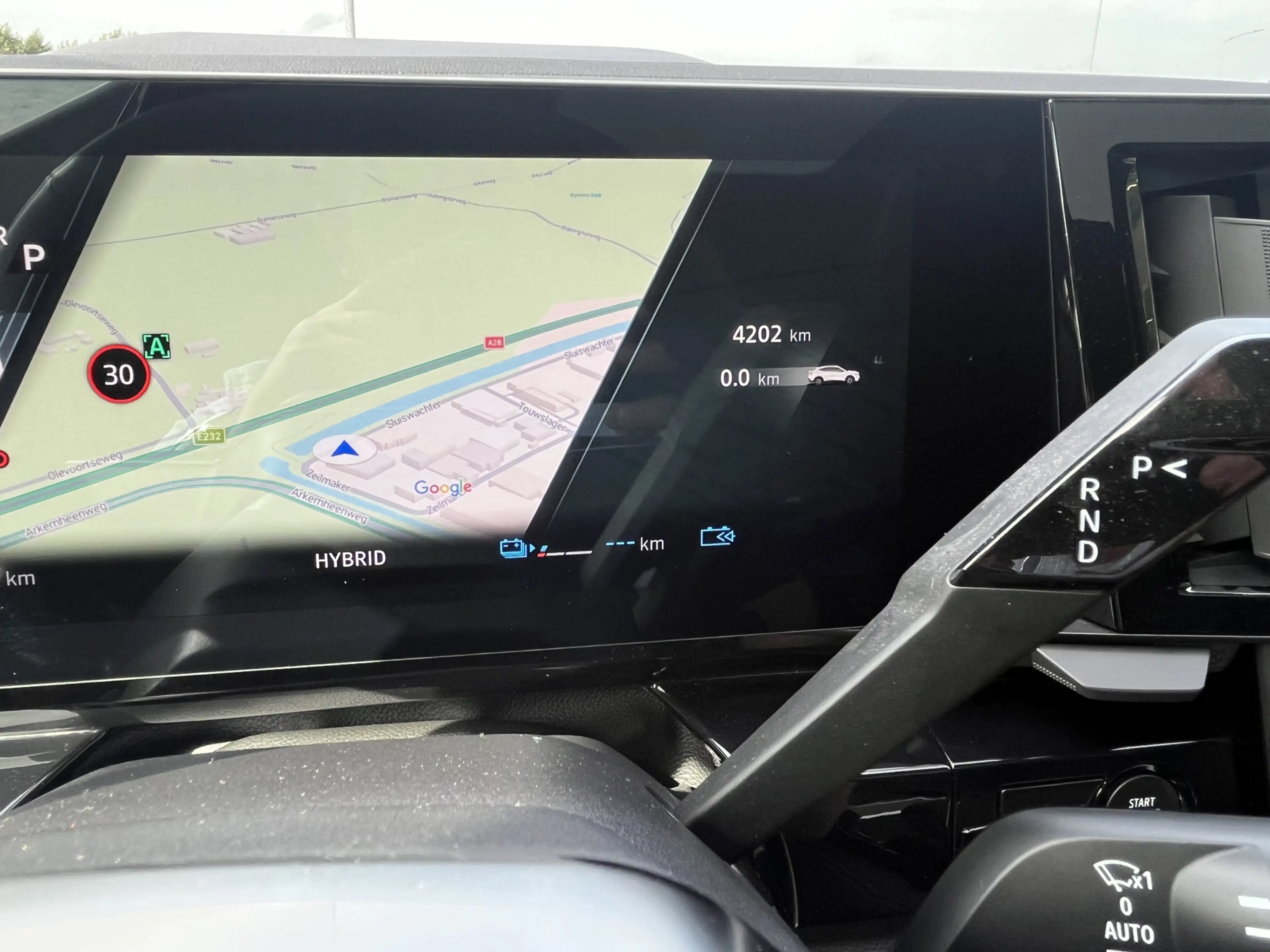 Renault Rafale 1.2 E-Tech 4x4 plug-in hybrid 300PK atelier Alpine — photo 31