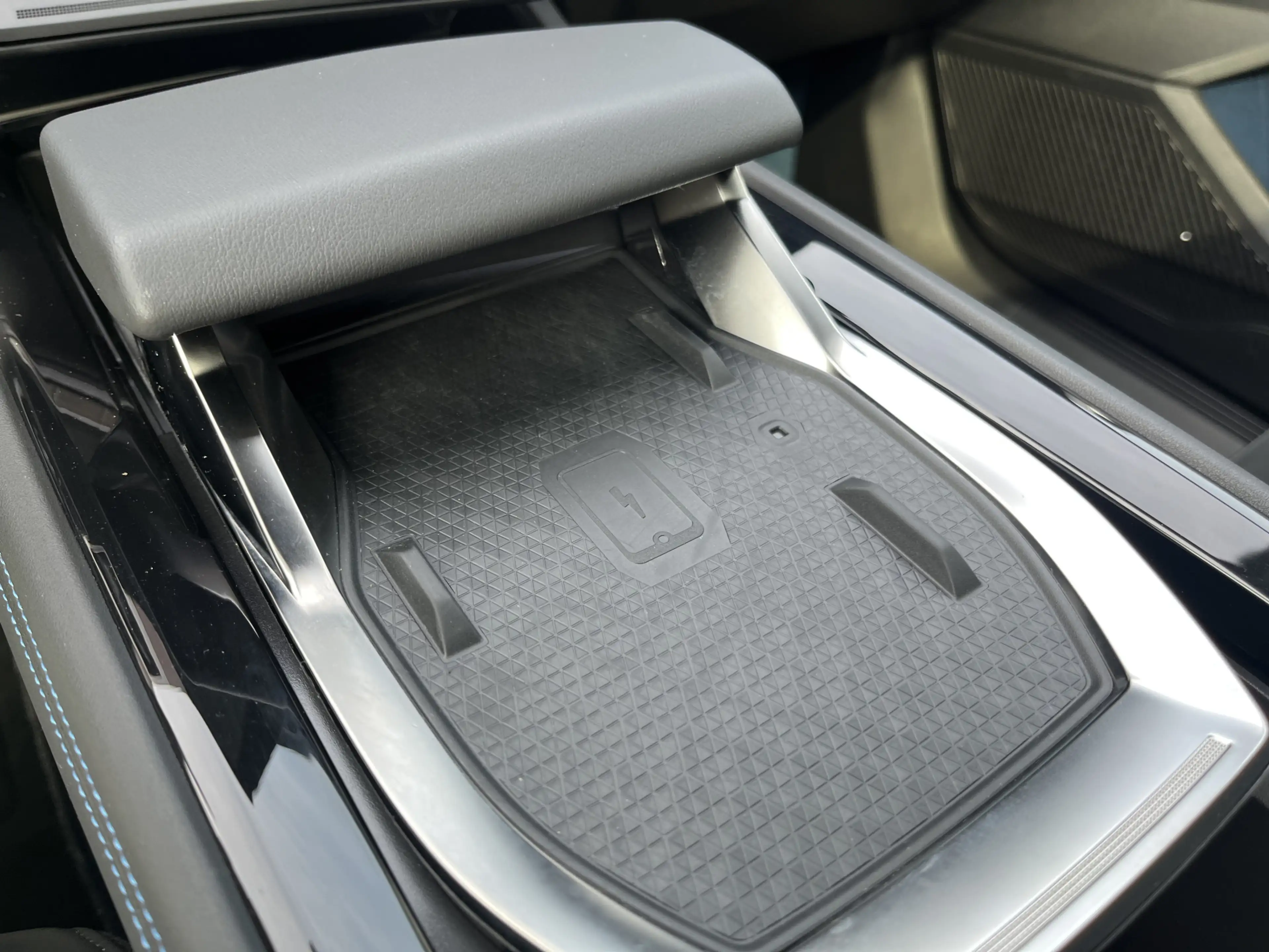 Renault Rafale 1.2 E-Tech 4x4 plug-in hybrid 300PK atelier Alpine — photo 29