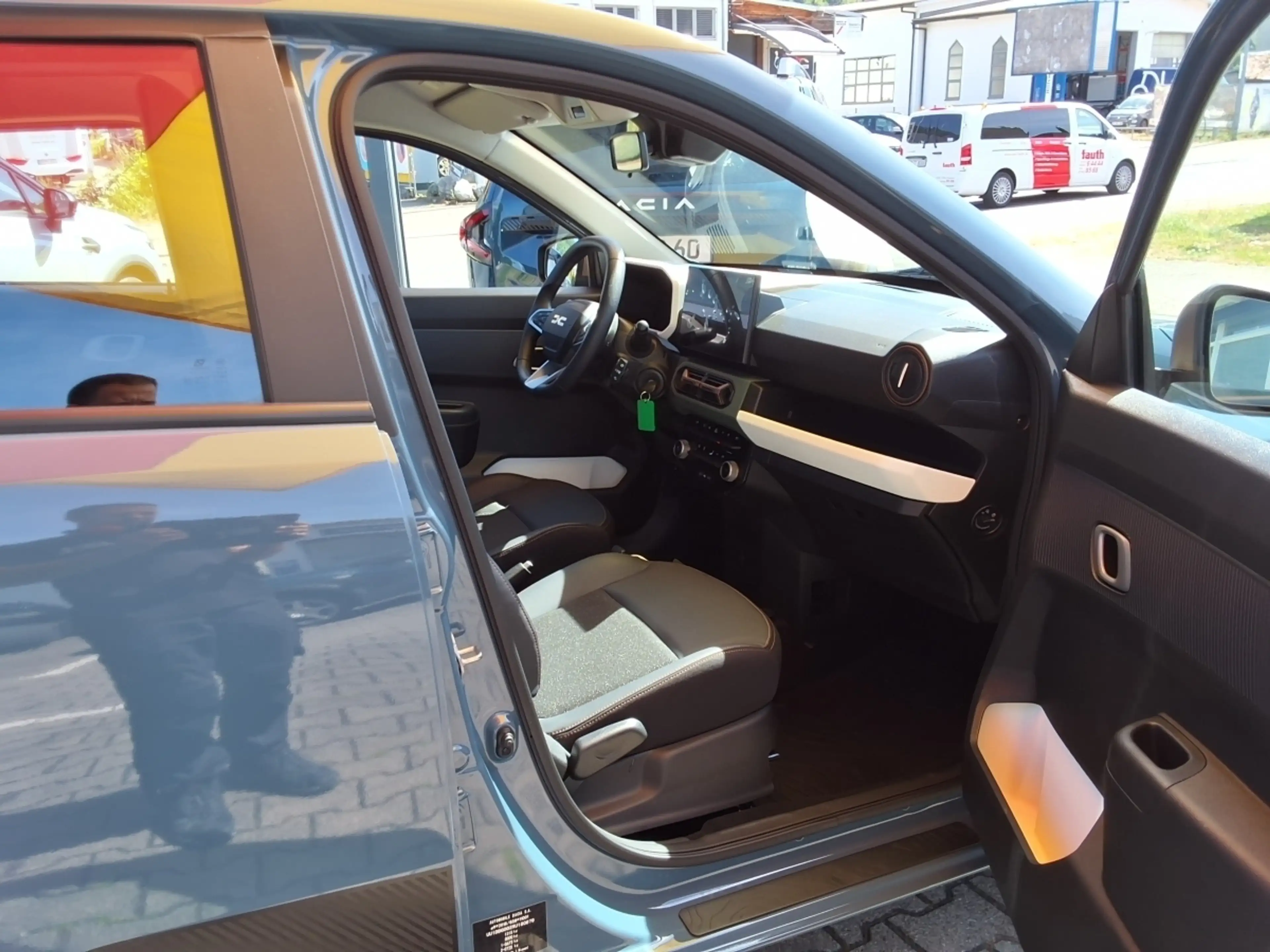 Dacia Spring Extreme ELECTRIC 65 — photo 11