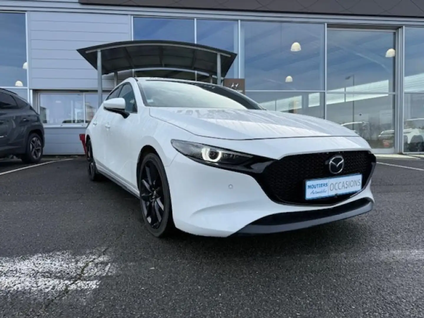 Mazda 3 2.0 SKYACTIV-X M-Hybrid 180ch Exclusive BVA Evap 10cv Weiß - 2