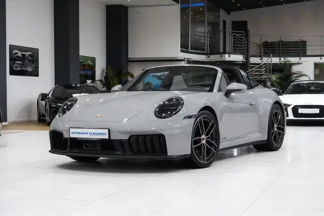 Porsche 911 Targa 4 GTS*CHRONO*LIFT*CARBON*BOSE*21"LM*