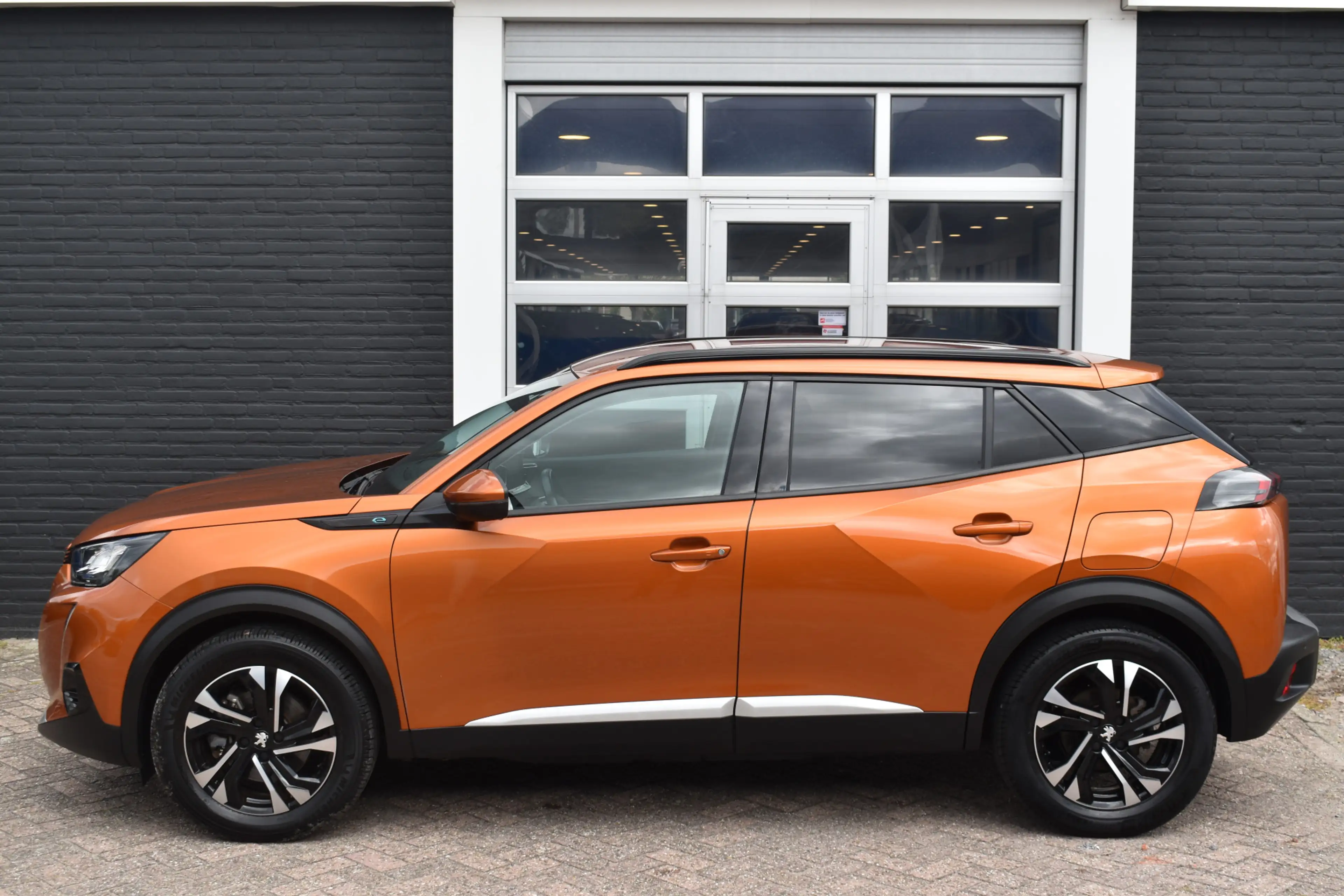 Peugeot e-2008 EV Allure Pack 50 kWh Keyless | Navigatie | Airco — photo 3