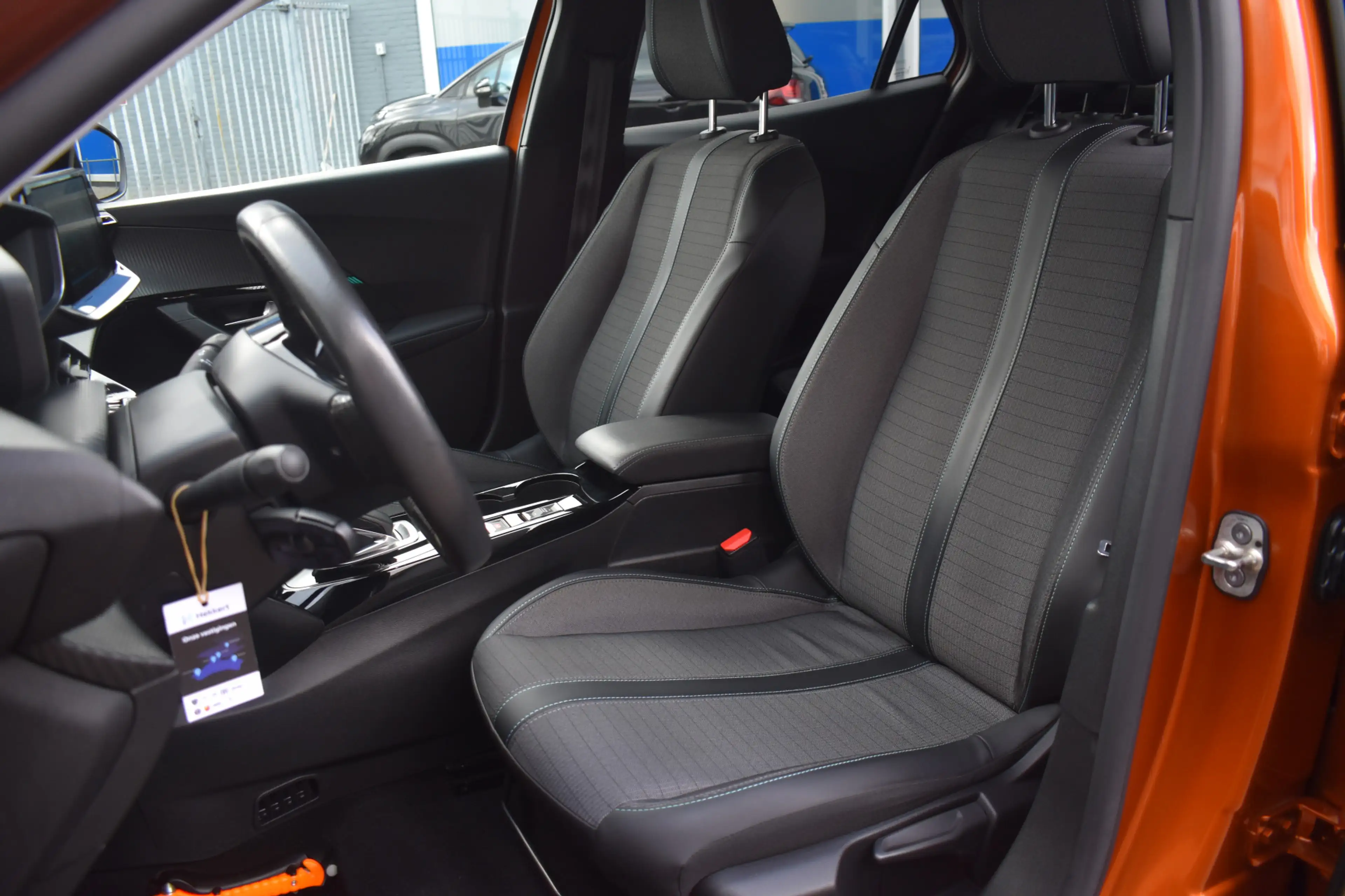 Peugeot e-2008 EV Allure Pack 50 kWh Keyless | Navigatie | Airco — photo 9