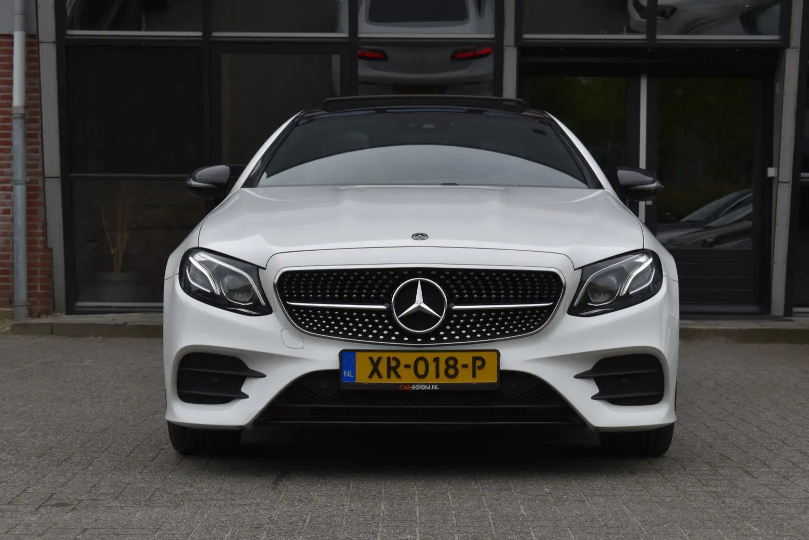 Mercedes-Benz E 200 Coupé Edition 1 AMG Pano Sfeer Camera Bianco - 2
