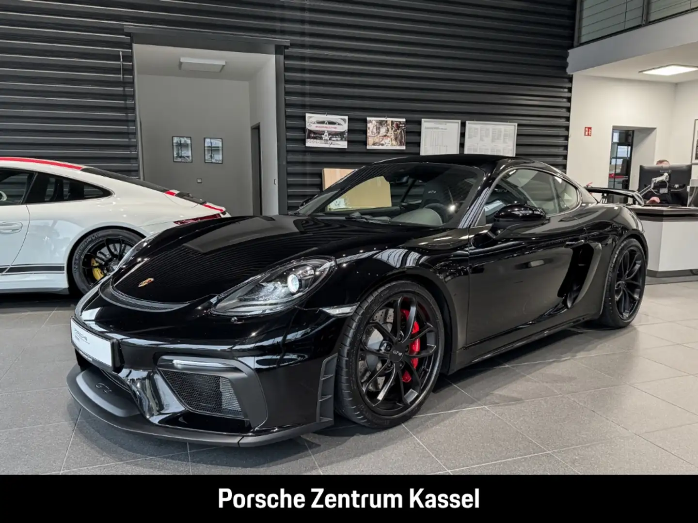 Porsche Cayman 718 GT4 Black - 1