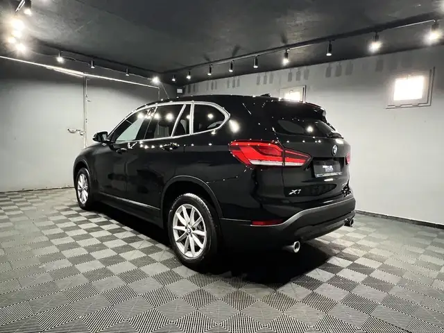 BMW X1 view 3