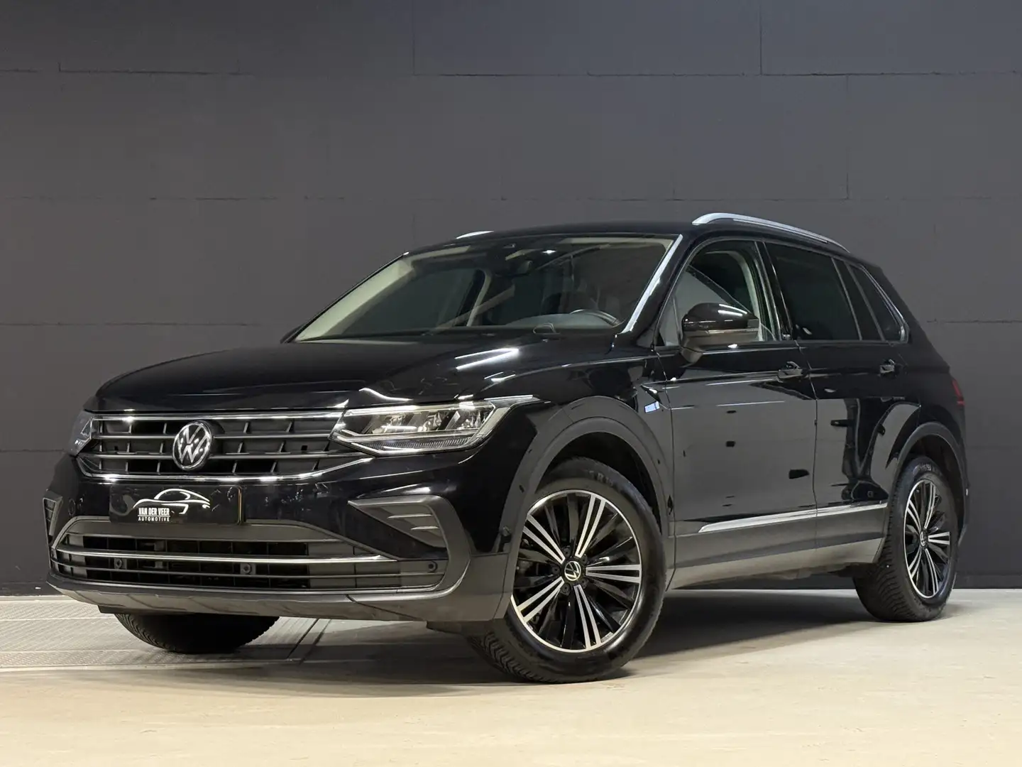 Volkswagen Tiguan 1.5 TSI Active | Apple Carplay | Stoel/Stuurverwar Zwart - 1