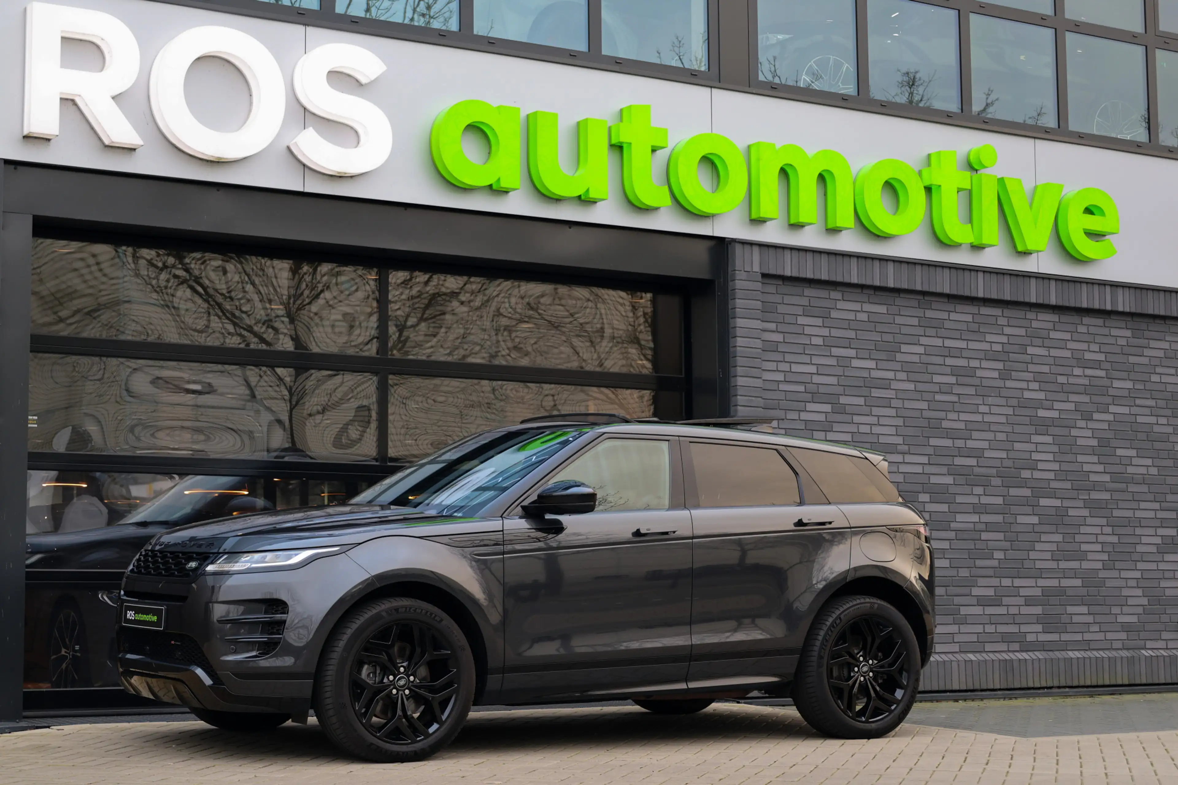Land Rover Range Rover Evoque 1.5 P300e AWD R-Dynamic S | BTW | PANO | CAMERA | — photo 3