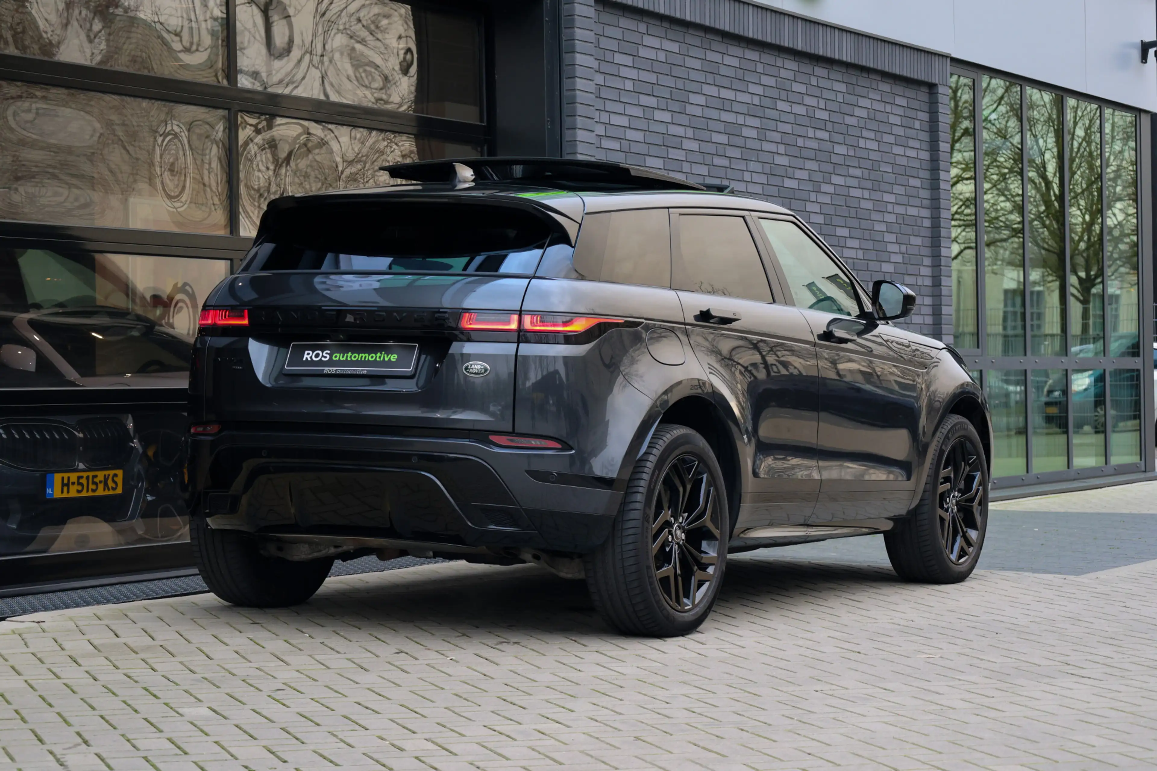 Land Rover Range Rover Evoque 1.5 P300e AWD R-Dynamic S | BTW | PANO | CAMERA | — photo 10