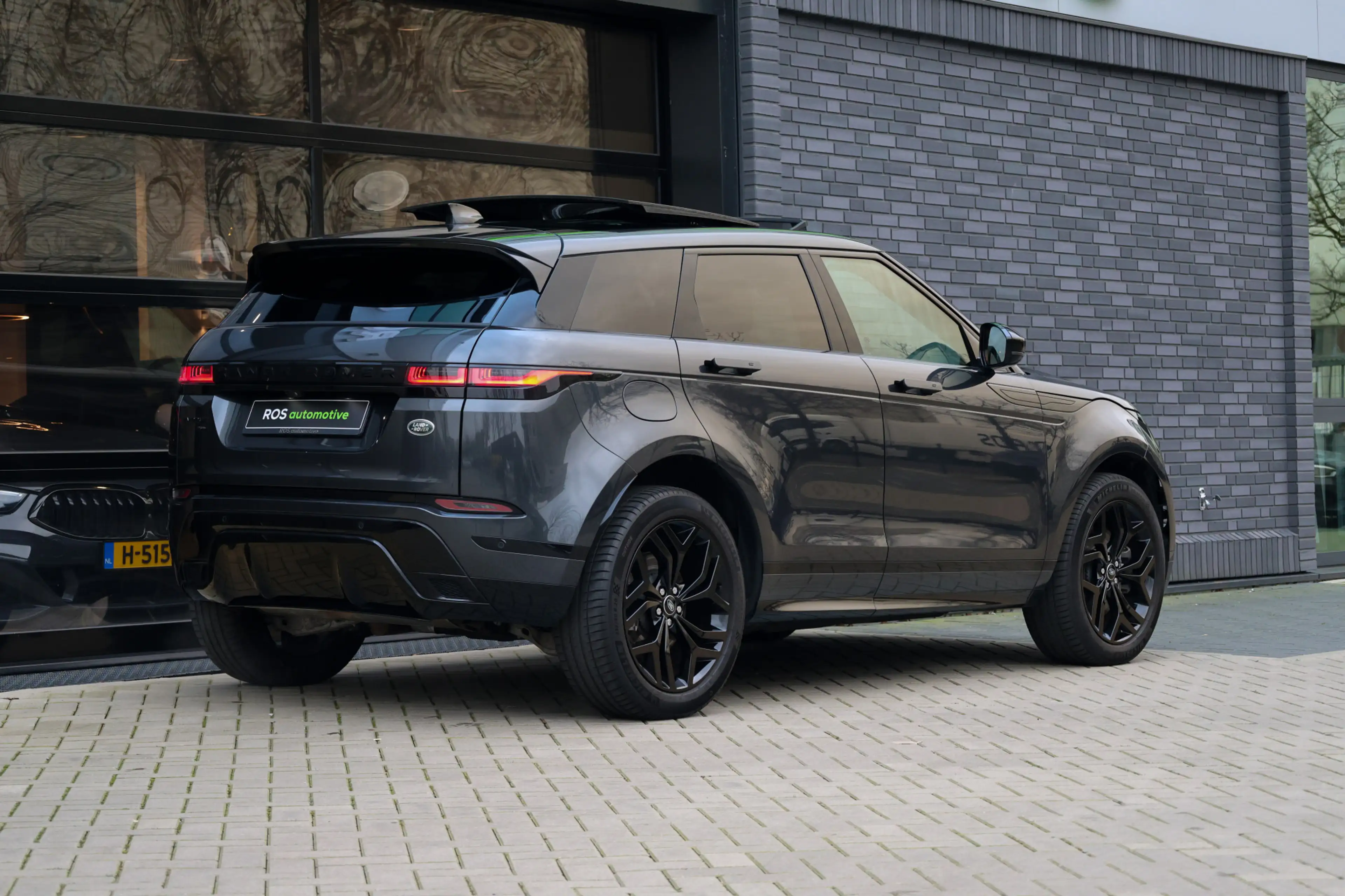 Land Rover Range Rover Evoque 1.5 P300e AWD R-Dynamic S | BTW | PANO | CAMERA | — photo 9