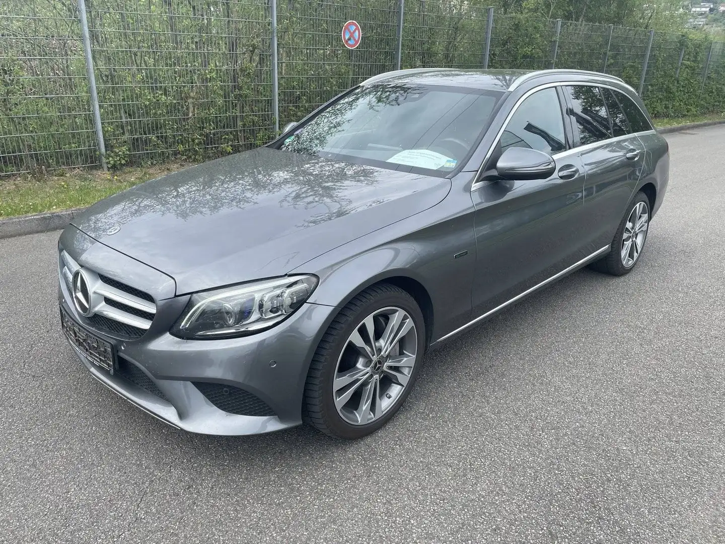 Mercedes-Benz C 300 de T AVANTGARDE MULTIBEAM*AHK*COMAND*Distr Gris - 1