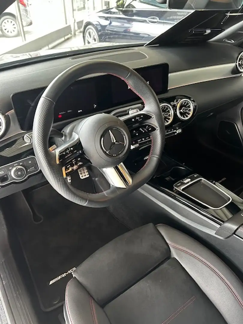 Mercedes-Benz A 250 A 250 4Matic 8G-DCT AMG Line Advanced Plus Grau - 1