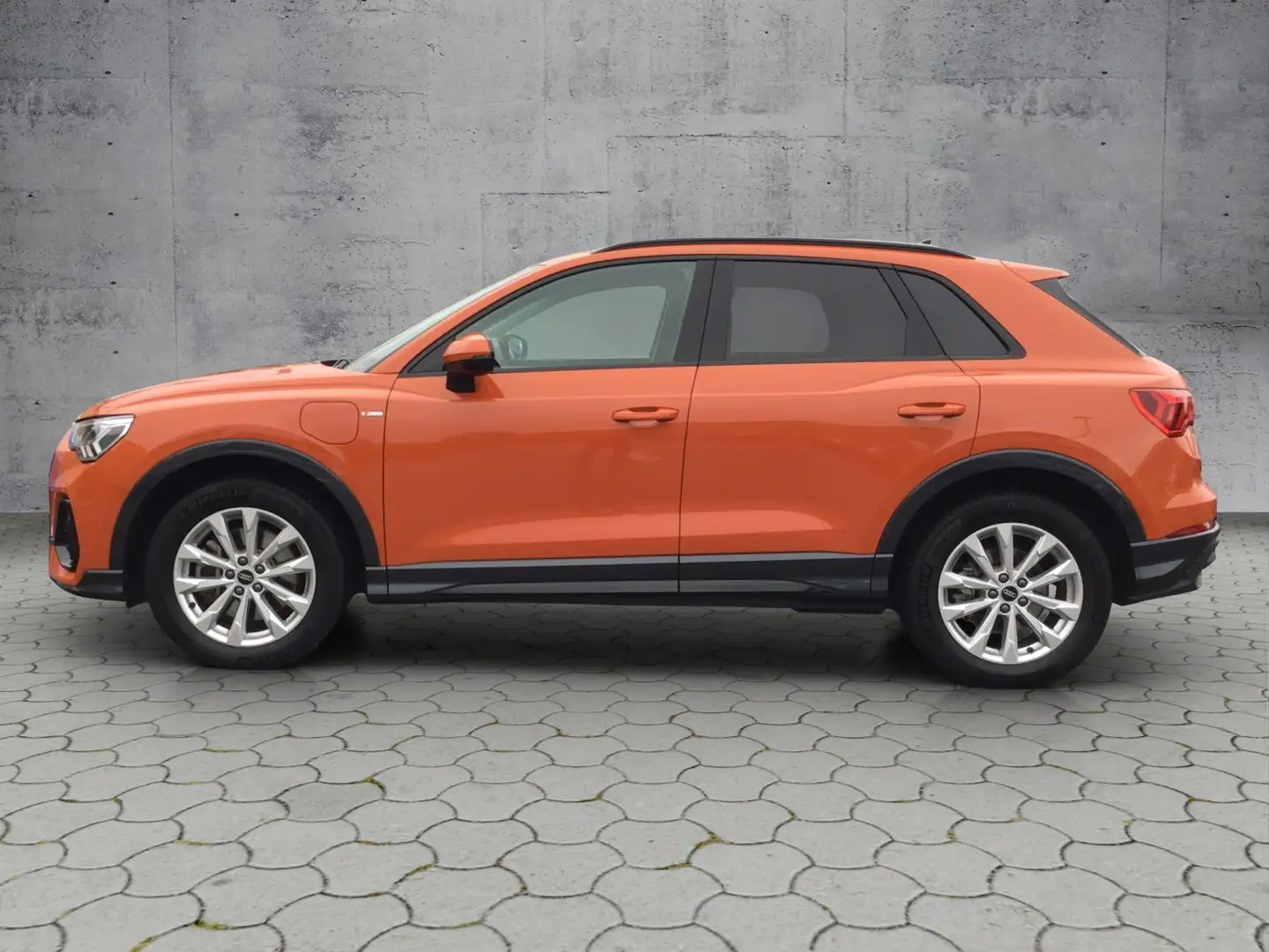 Audi Q3 S line 45 TFSIe S-tronic Business KLIMA LED NAVI Orange - 2
