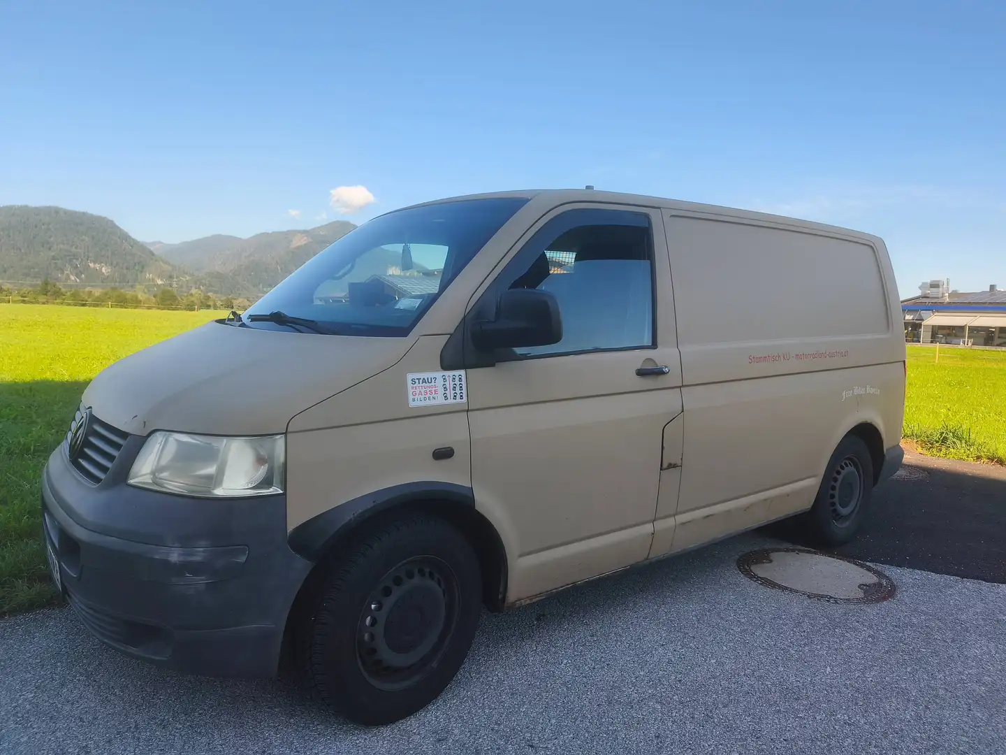 Volkswagen T5 1,9L, 86ps, Pickerl 06/2027 Beige - 1