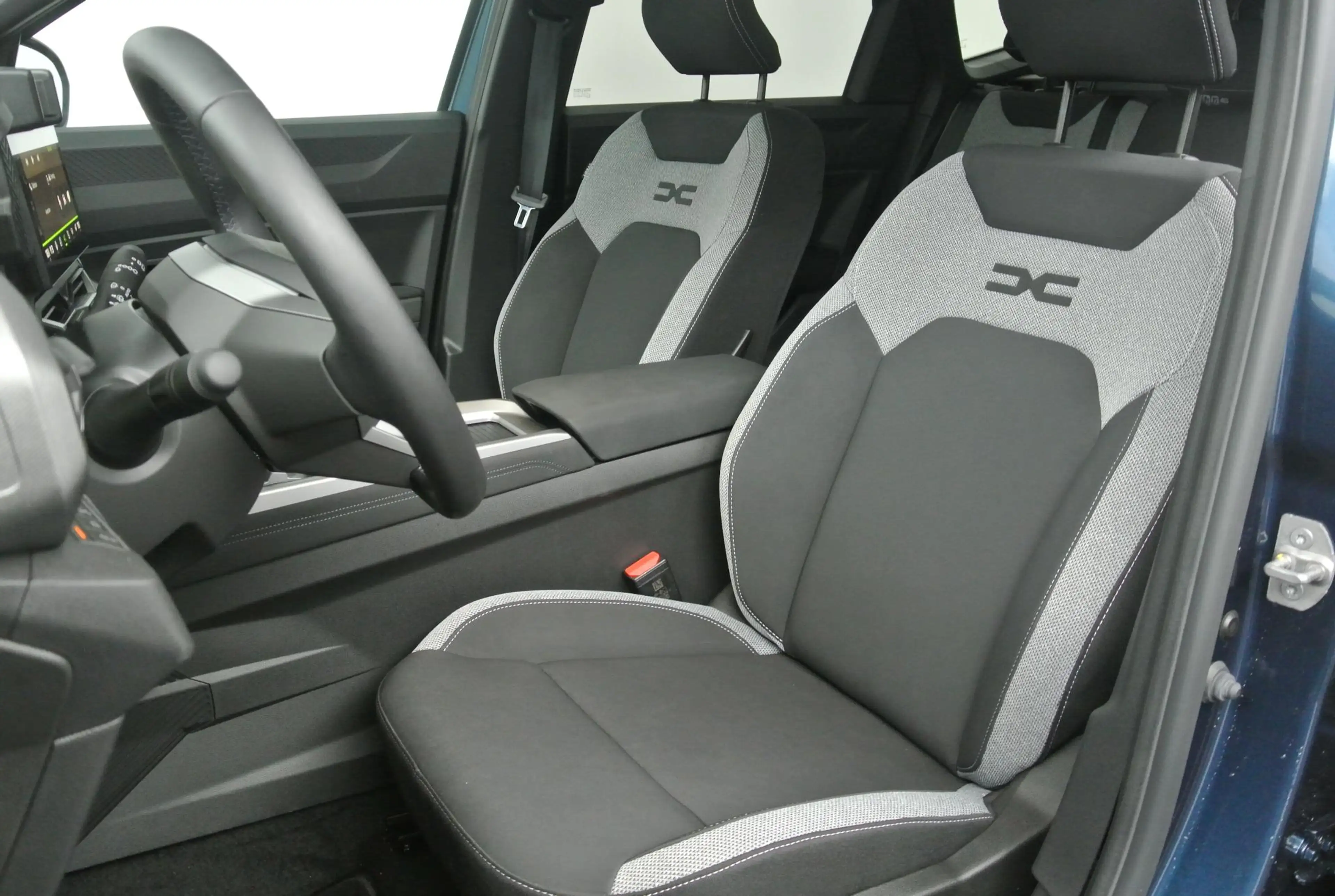 Dacia Bigster 1.8 Hybrid 155 Limited Edition | Panoramadak | Car — photo 8