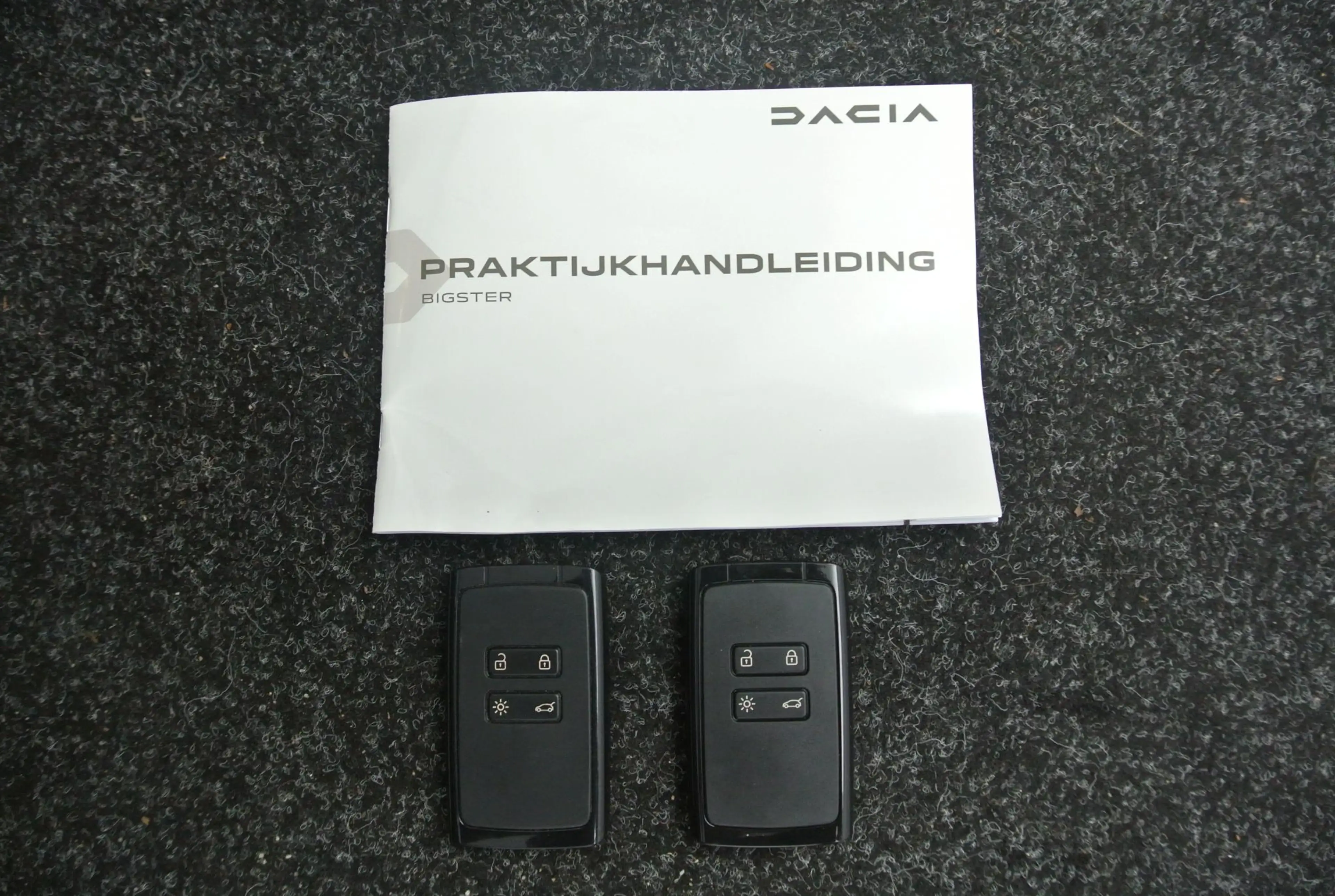 Dacia Bigster 1.8 Hybrid 155 Limited Edition | Panoramadak | Car — photo 37