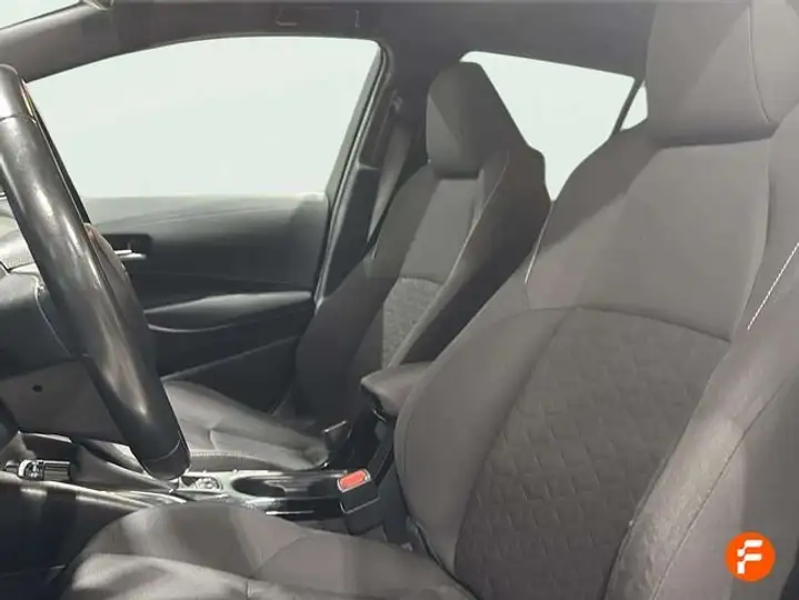 Toyota Auris 2022, foto 21